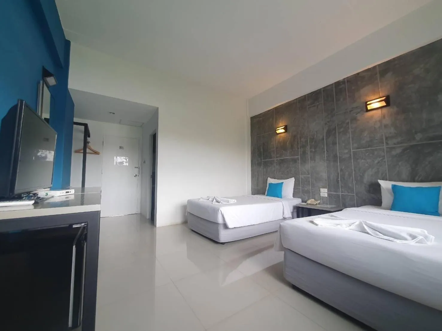 Photo of the whole room, Bed in Bun Hotel