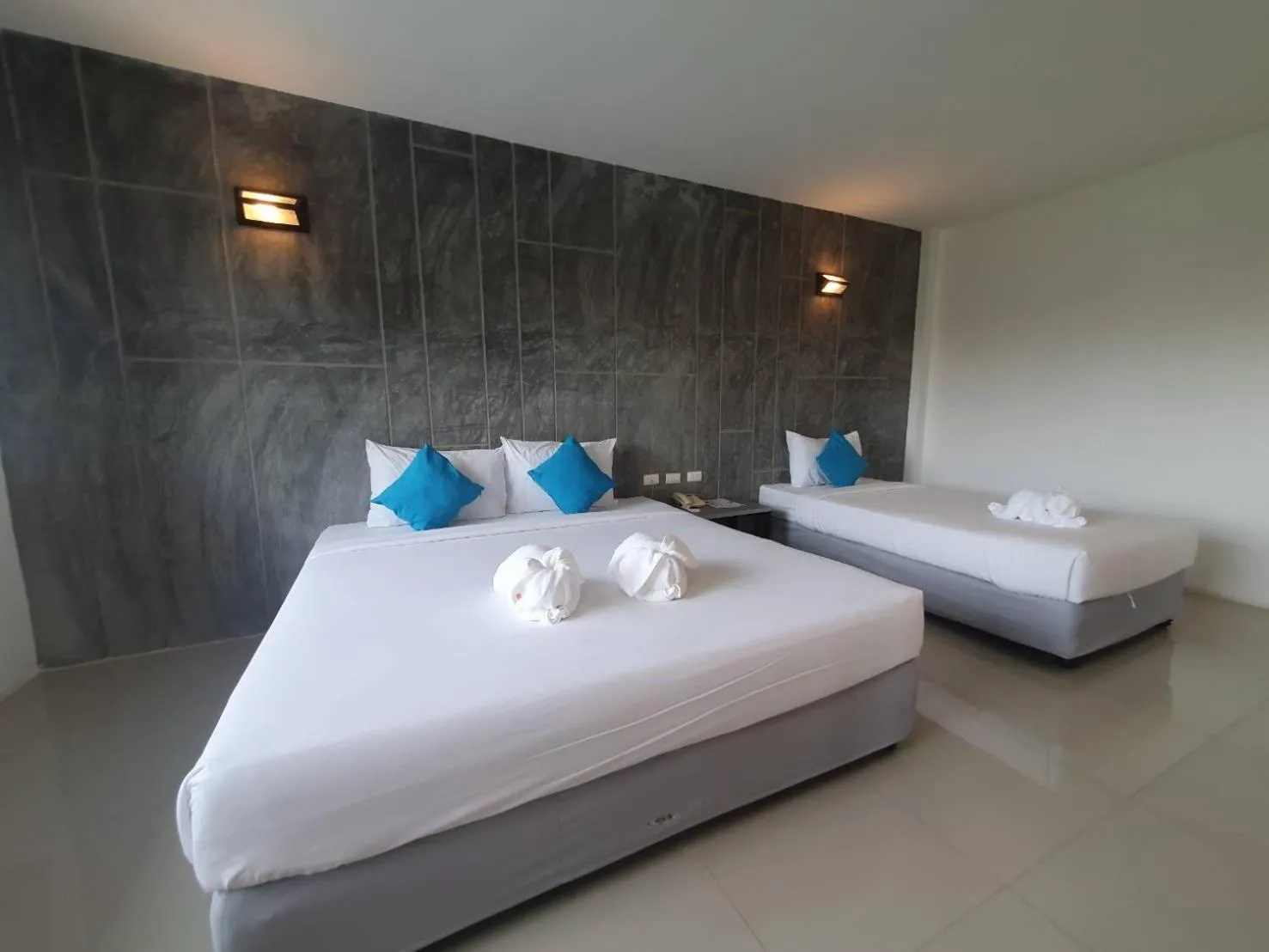 Photo of the whole room, Bed in Bun Hotel