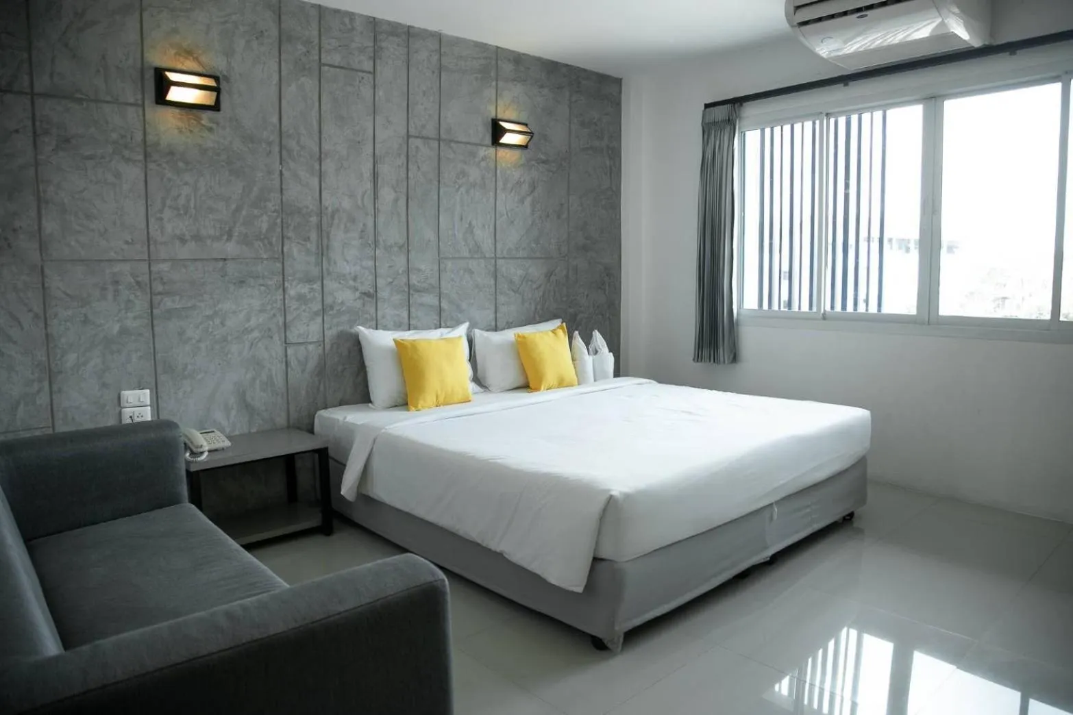 Photo of the whole room, Bed in Bun Hotel