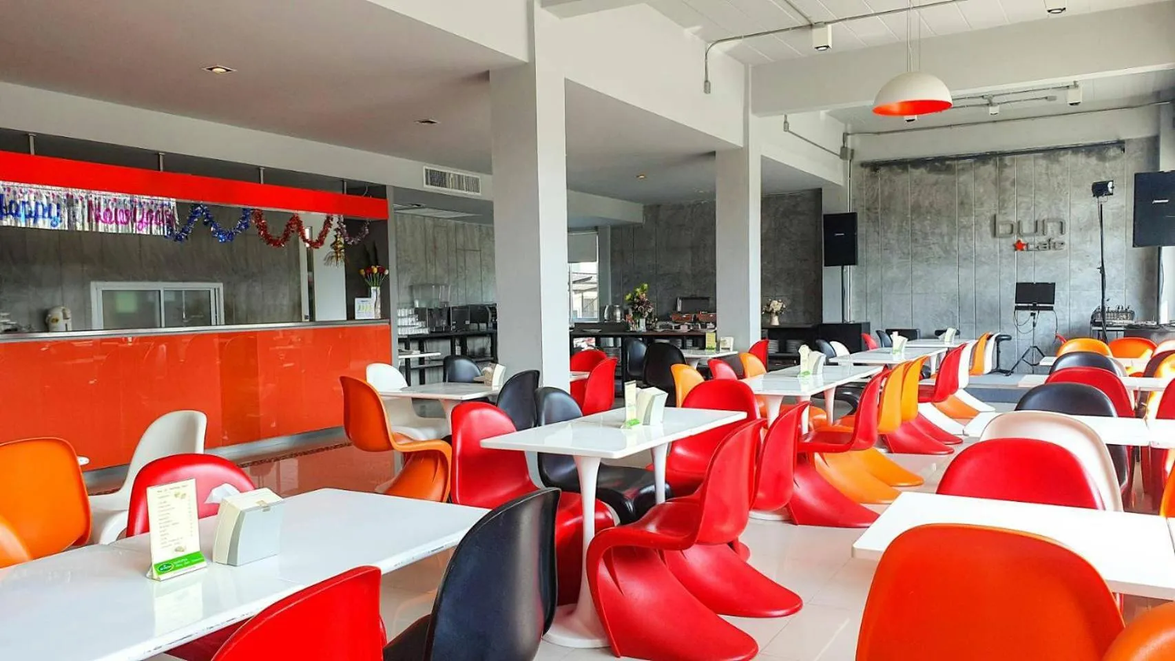 Restaurant/places to eat in Bun Hotel