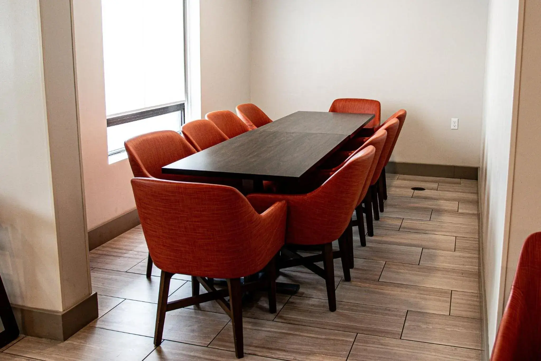 Breakfast in Holiday Inn Express & Suites Albany Airport Area - Latham by IHG Breakfast in Holiday Inn Express & Suites Albany Airport Area - Latham by IHG