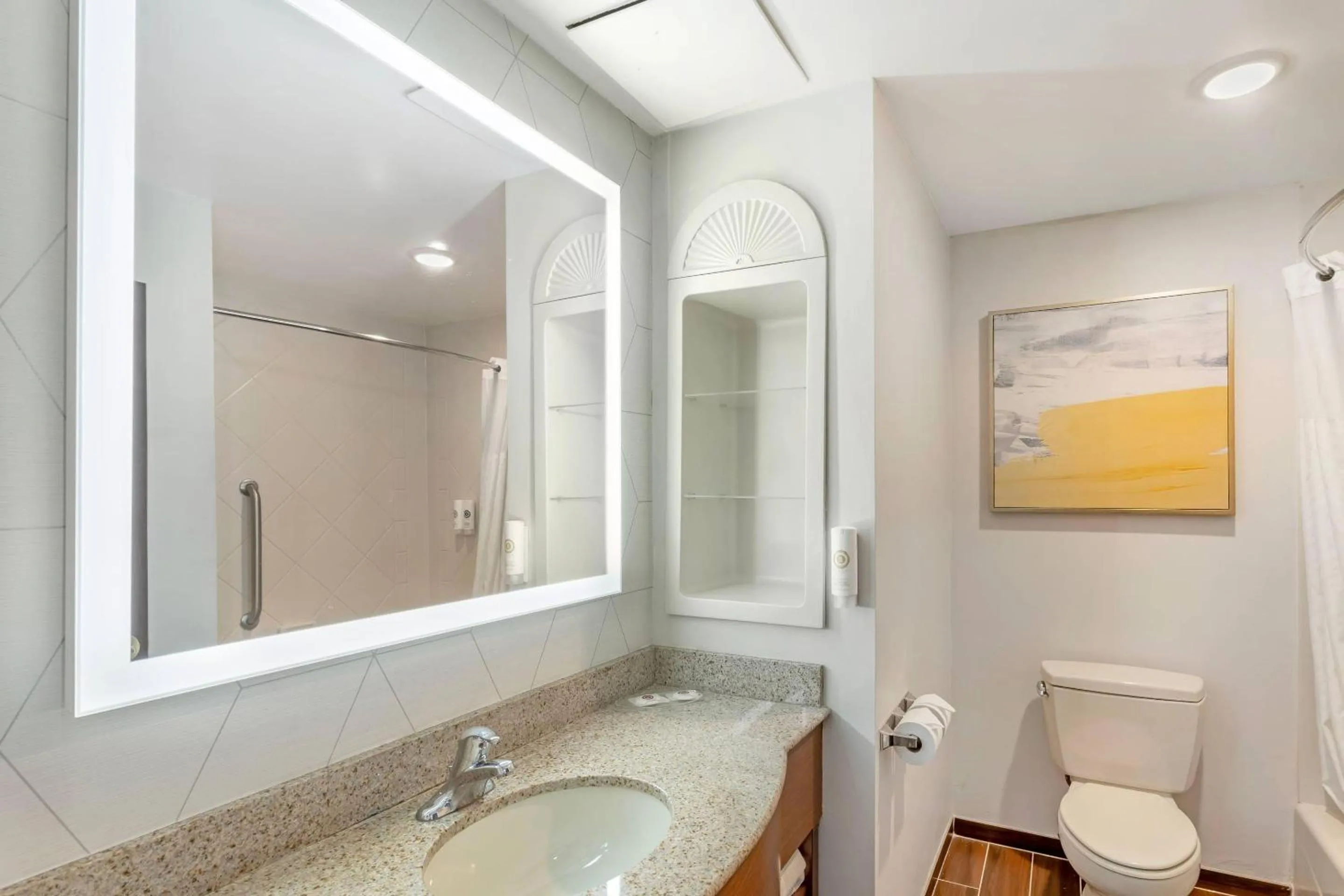 Bathroom in Comfort Suites East Brunswick - South River