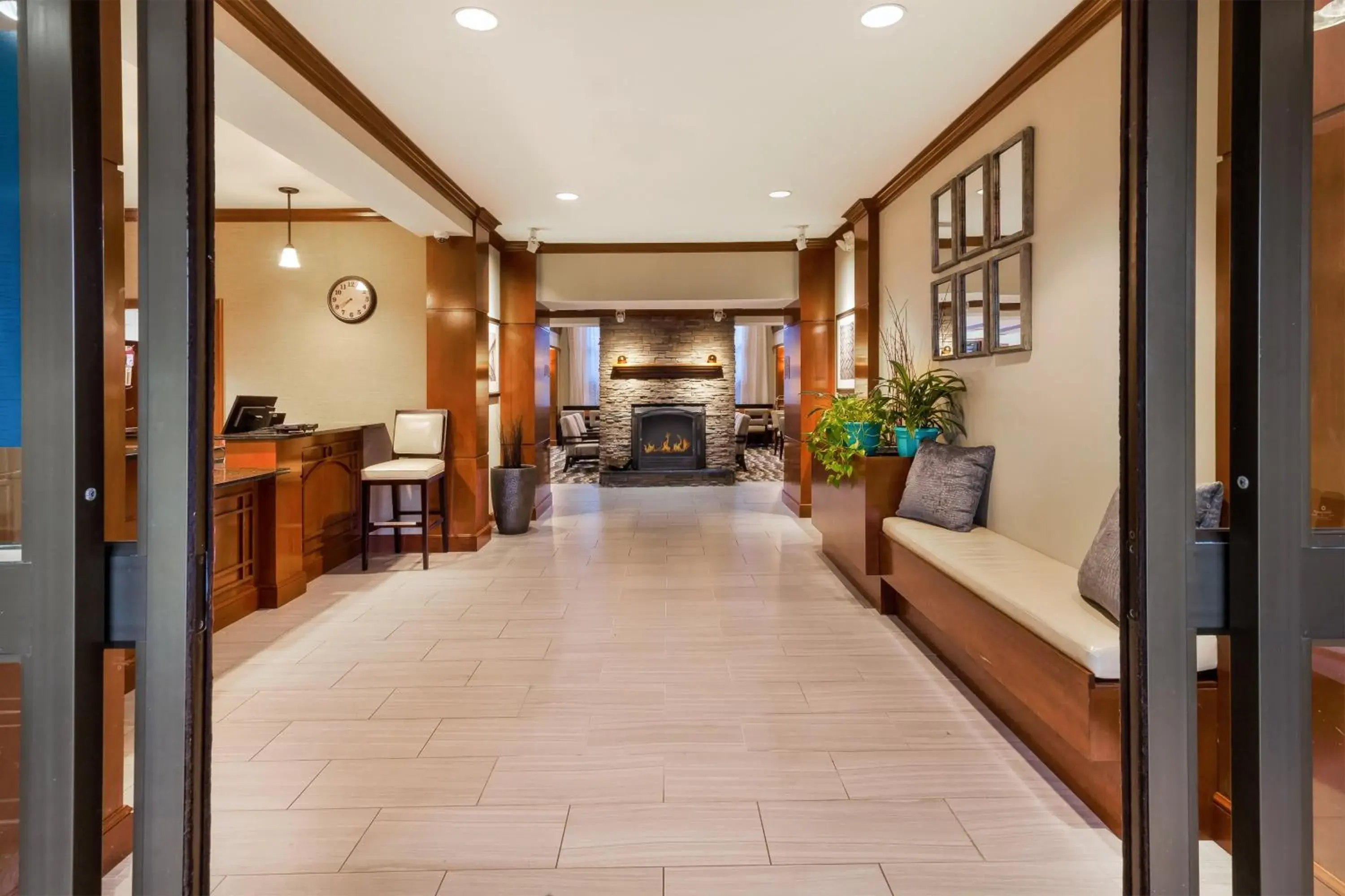 Lobby or reception in Staybridge Suites Kalamazoo by IHG Lobby or reception in Staybridge Suites Kalamazoo by IHG