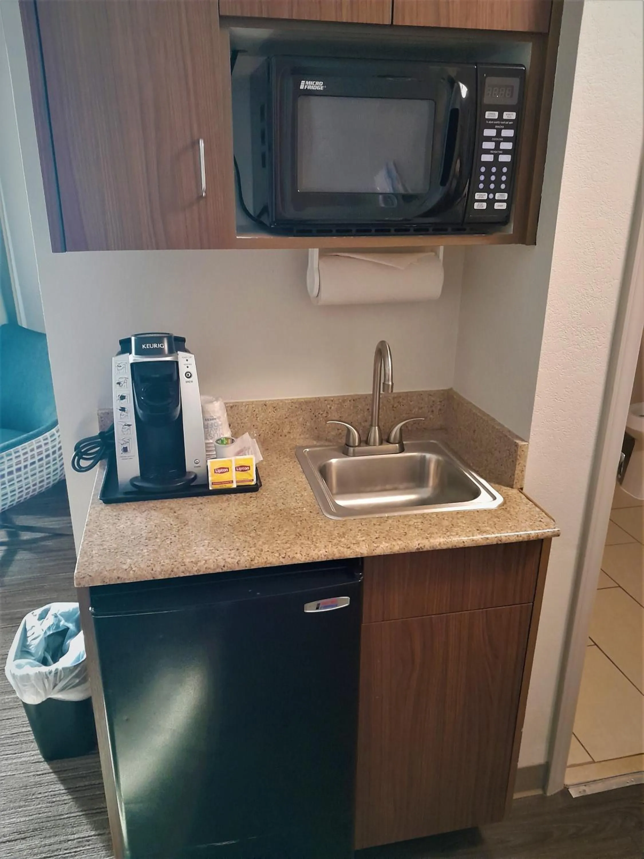 Coffee/tea facilities in Holiday Inn Express Hotel & Suites Wake Forest - Raleigh North by IHG