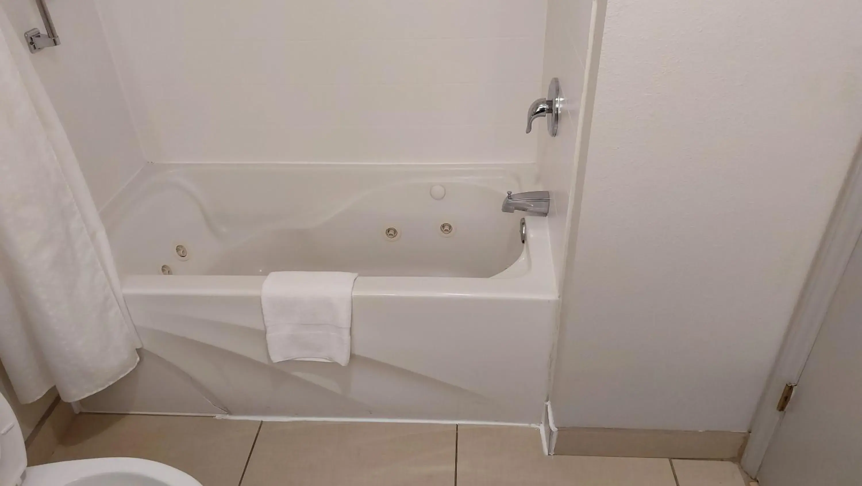 Queen Suite with Two Queen Beds in Holiday Inn Express Hotel & Suites Wake Forest - Raleigh North by IHG Queen Suite with Two Queen Beds in Holiday Inn Express Hotel & Suites Wake Forest - Raleigh North by IHG