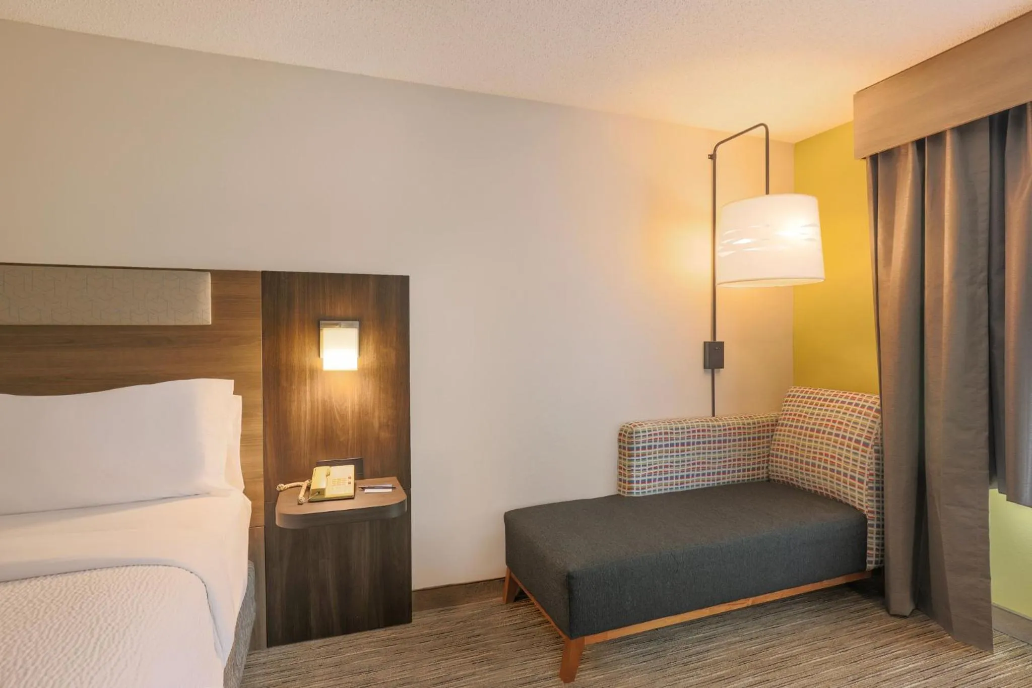 Photo of the whole room, Bed in Holiday Inn Express Hotel & Suites Wake Forest - Raleigh North by IHG