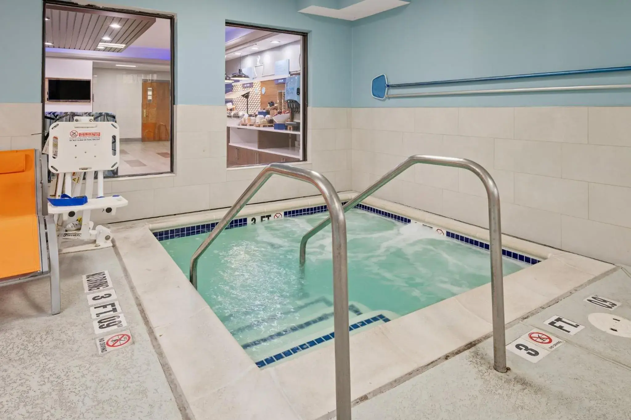 Swimming pool in Holiday Inn Express Hershey-Harrisburg Area by IHG Swimming pool in Holiday Inn Express Hershey-Harrisburg Area by IHG