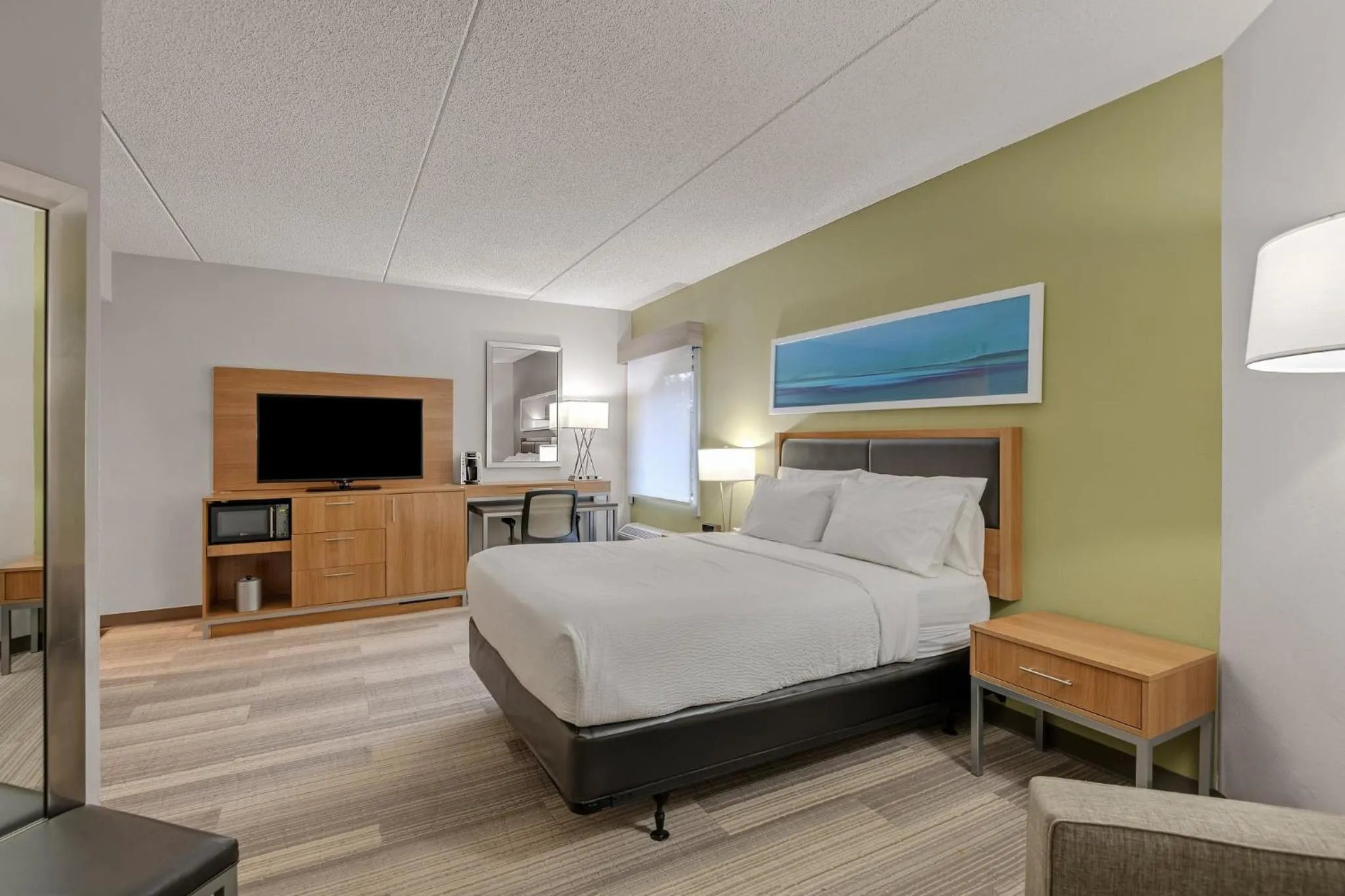 Photo of the whole room, Bed in Holiday Inn Express Hershey-Harrisburg Area by IHG