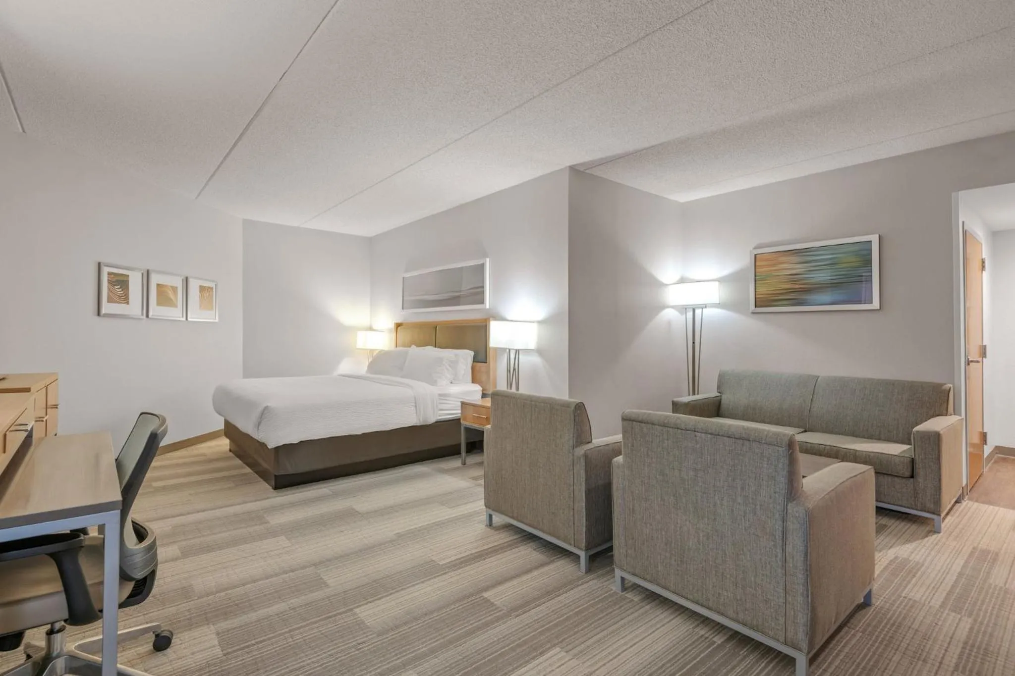 Bedroom, Bed in Holiday Inn Express Hershey-Harrisburg Area by IHG