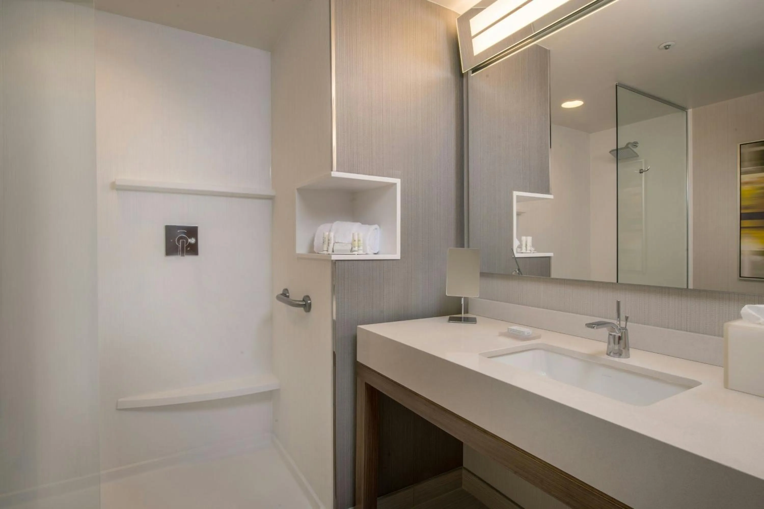 Bathroom in Courtyard by Marriott London