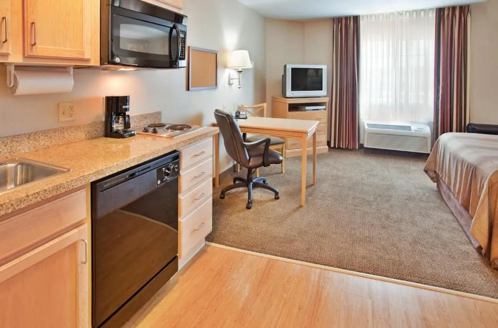 Bed in Candlewood Suites Junction City - Ft. Riley by IHG