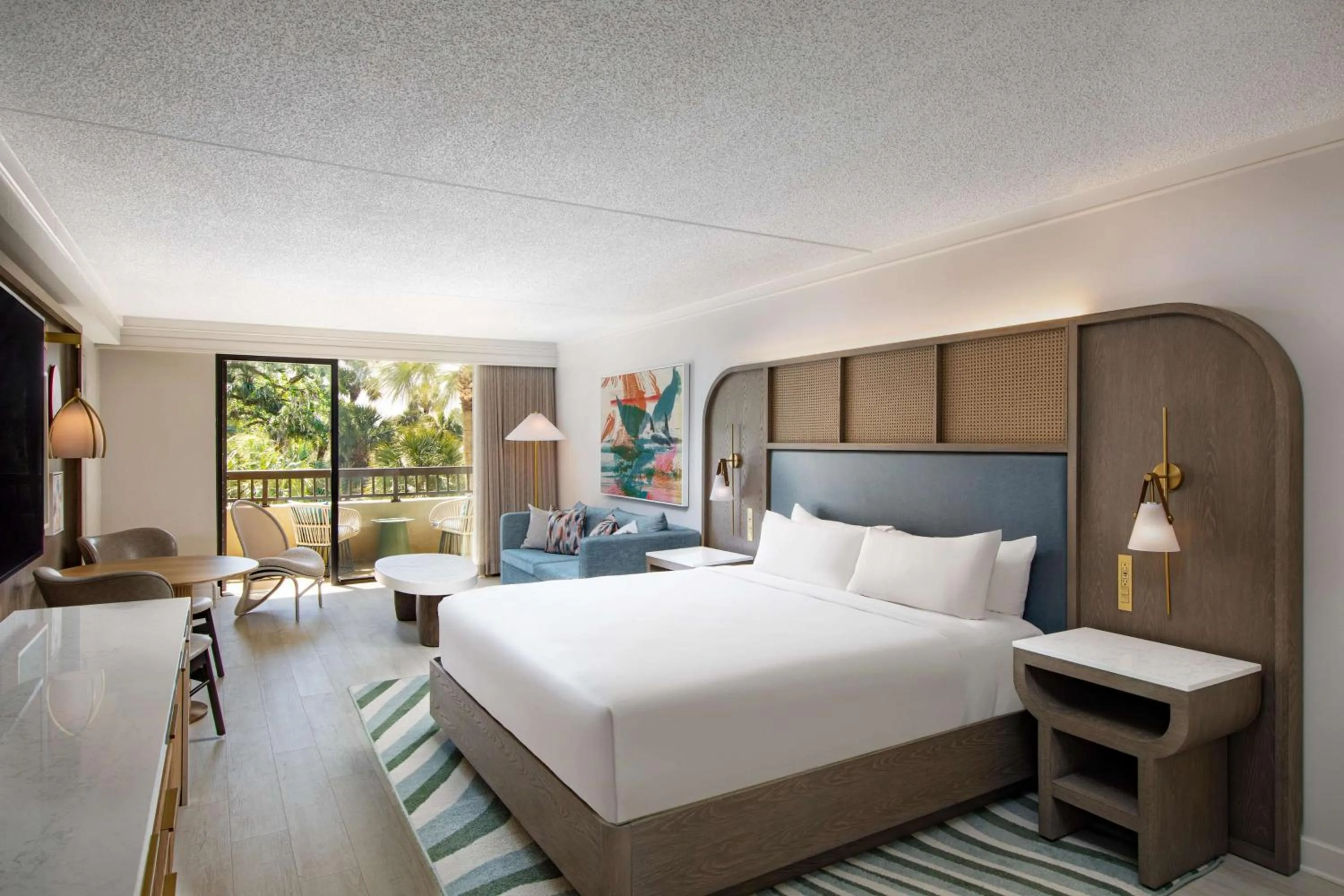 Photo of the whole room, Bed in Sonesta Resort Hilton Head Island