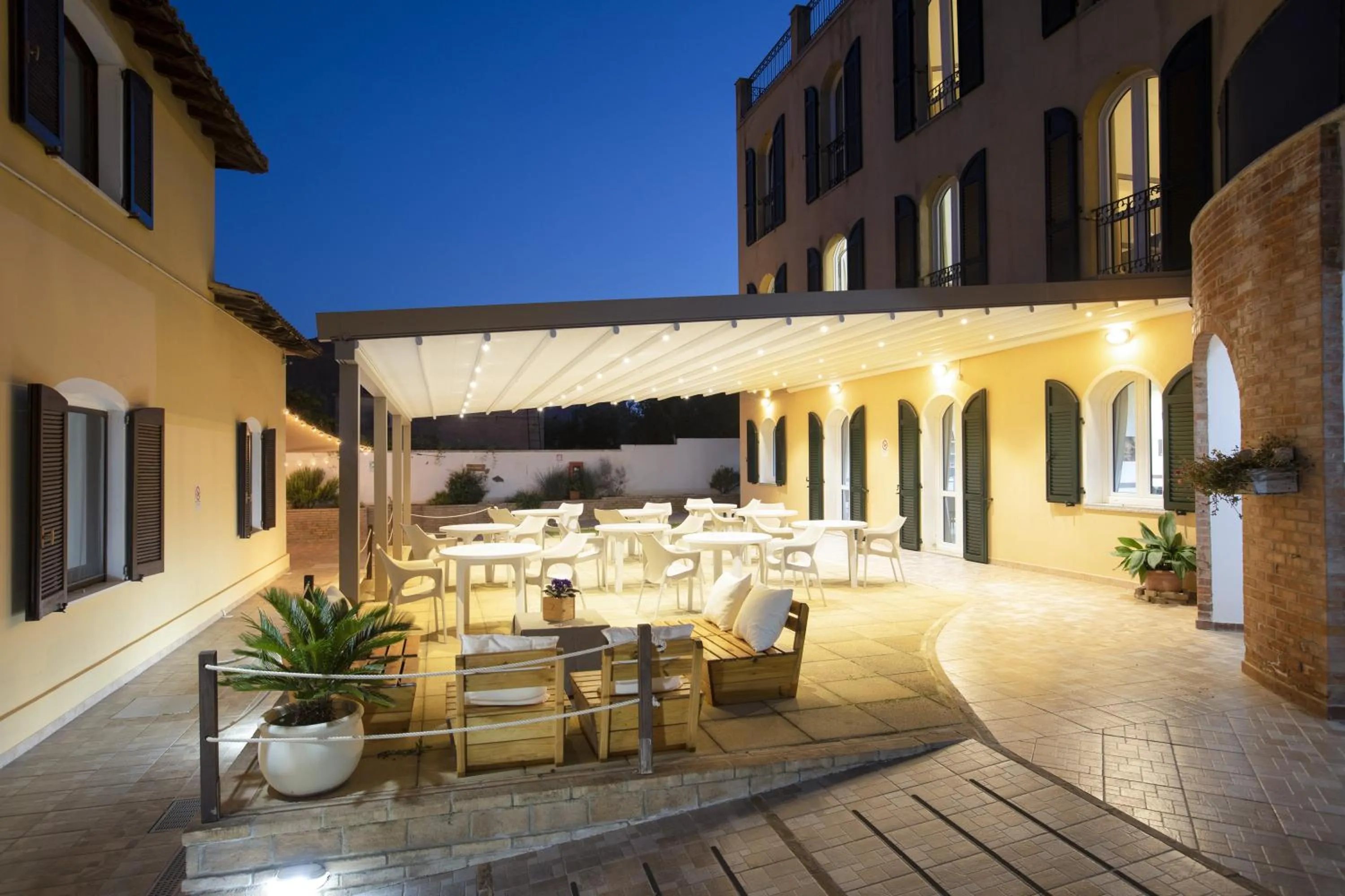 Patio in MuMA Hostel