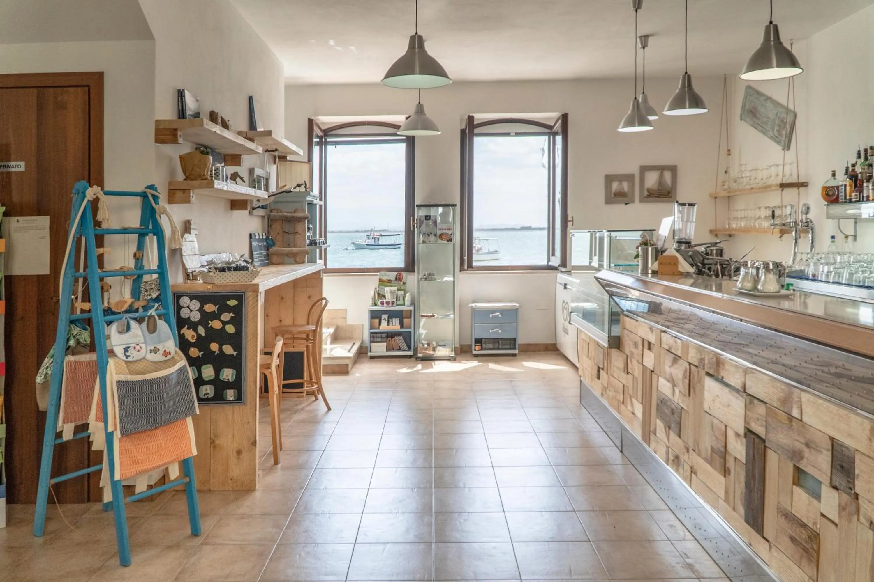 Lounge or bar in MuMA Hostel