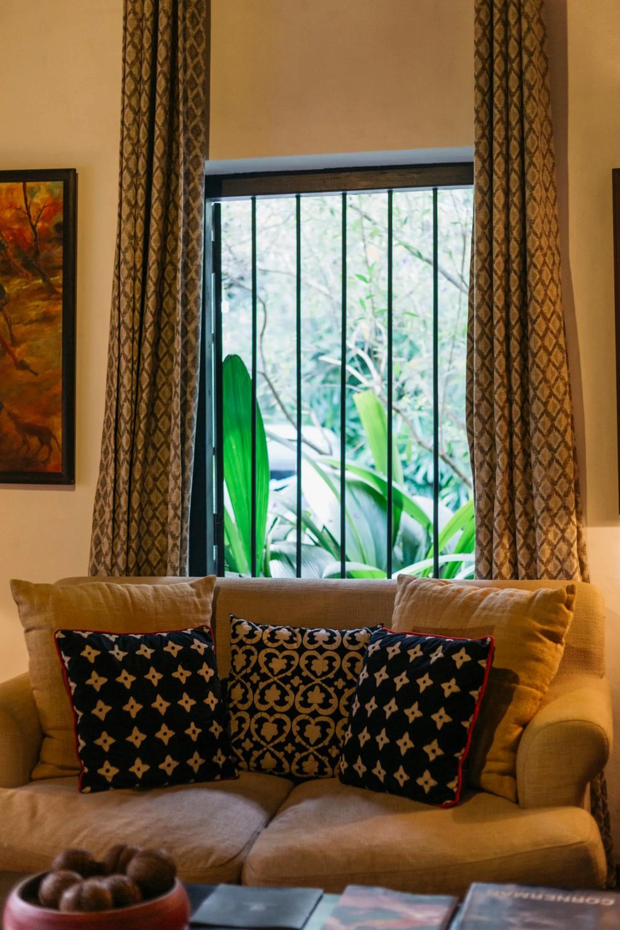 Communal lounge/ TV room in Villa Republic Bandarawela (04 bedroom)