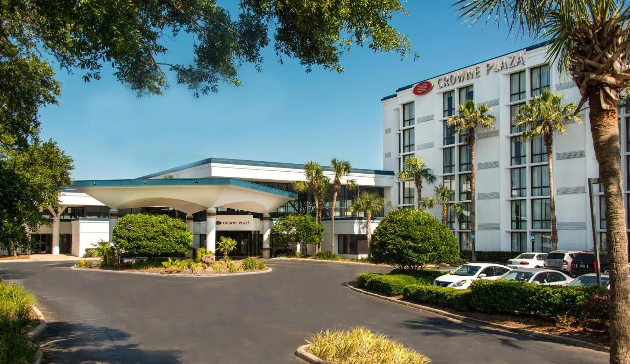 Property building in Crowne Plaza Jacksonville Airport I-95N by IHG
