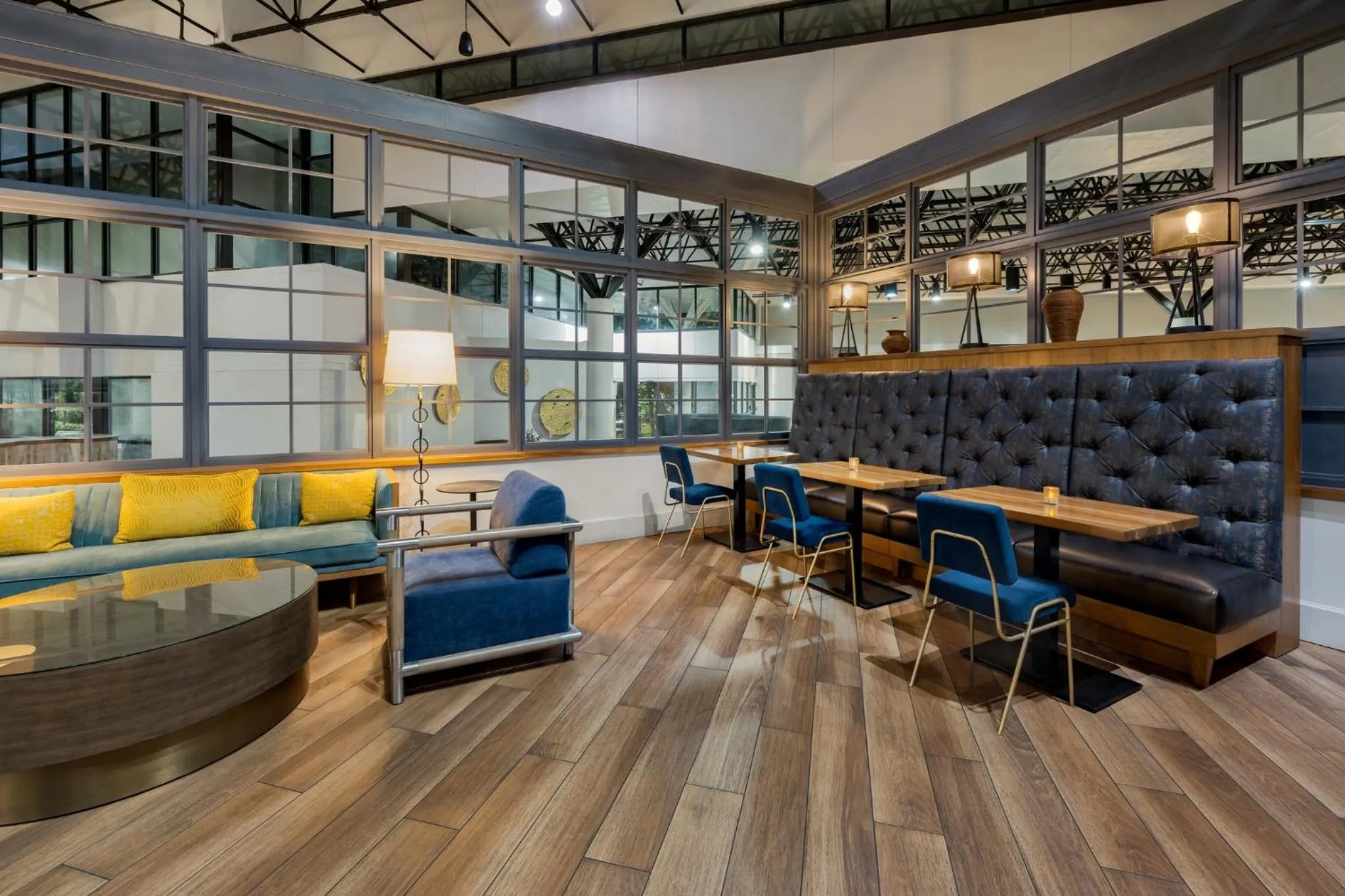 Restaurant/places to eat in Crowne Plaza Jacksonville Airport I-95N by IHG