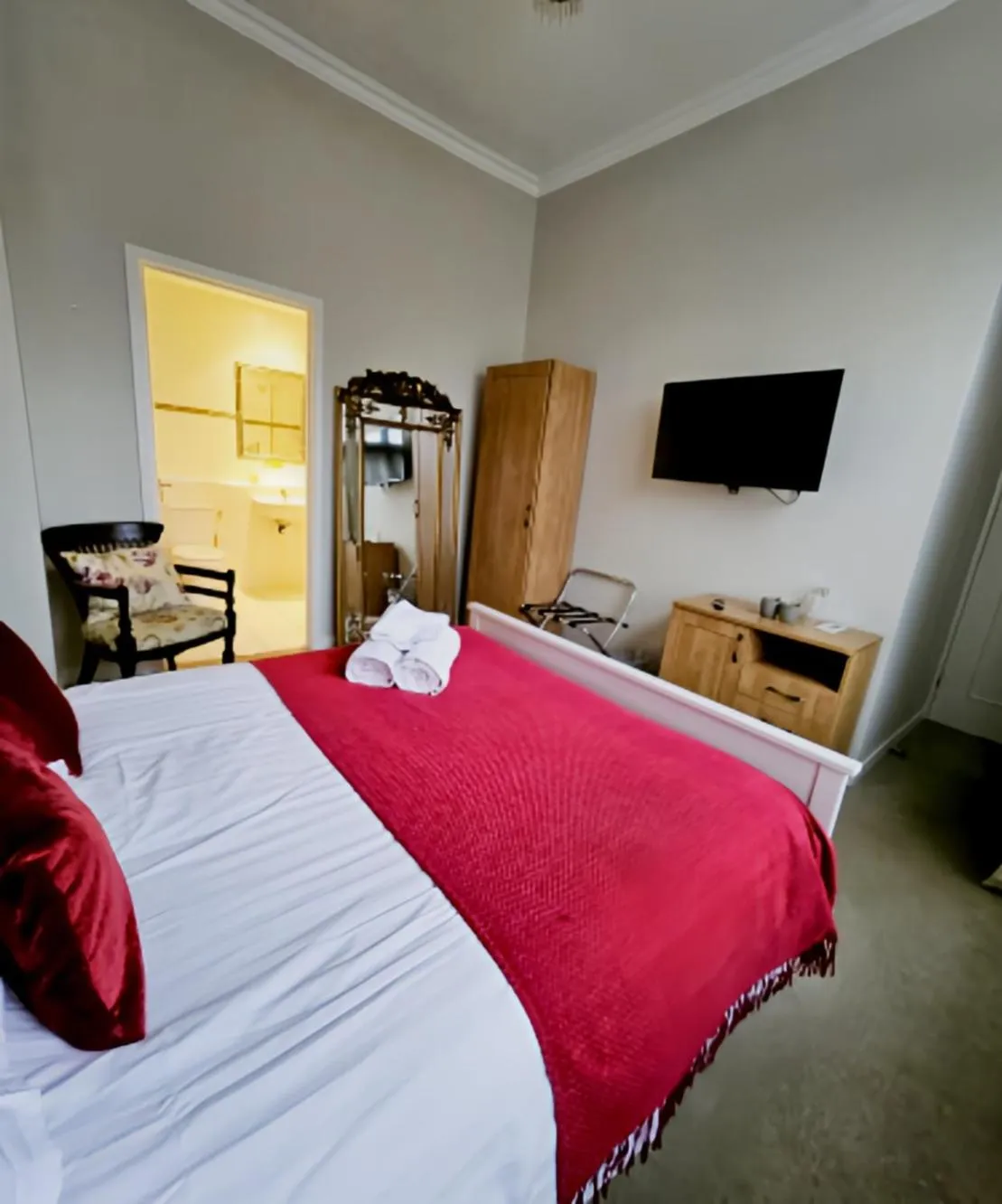 Photo of the whole room, Bed in The Coach House