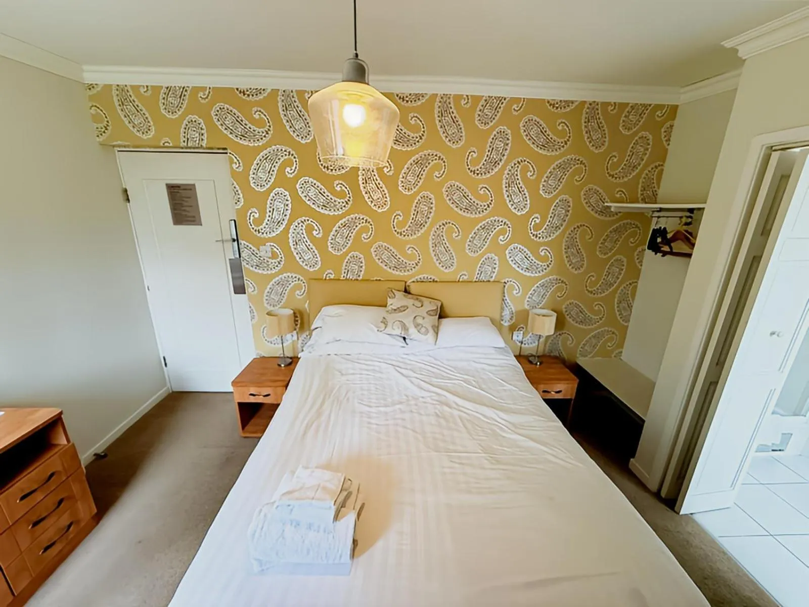 Bedroom, Bed in The Coach House