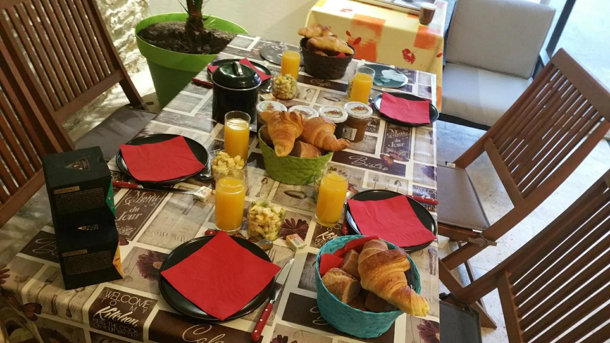 Continental breakfast in Chez Laurence