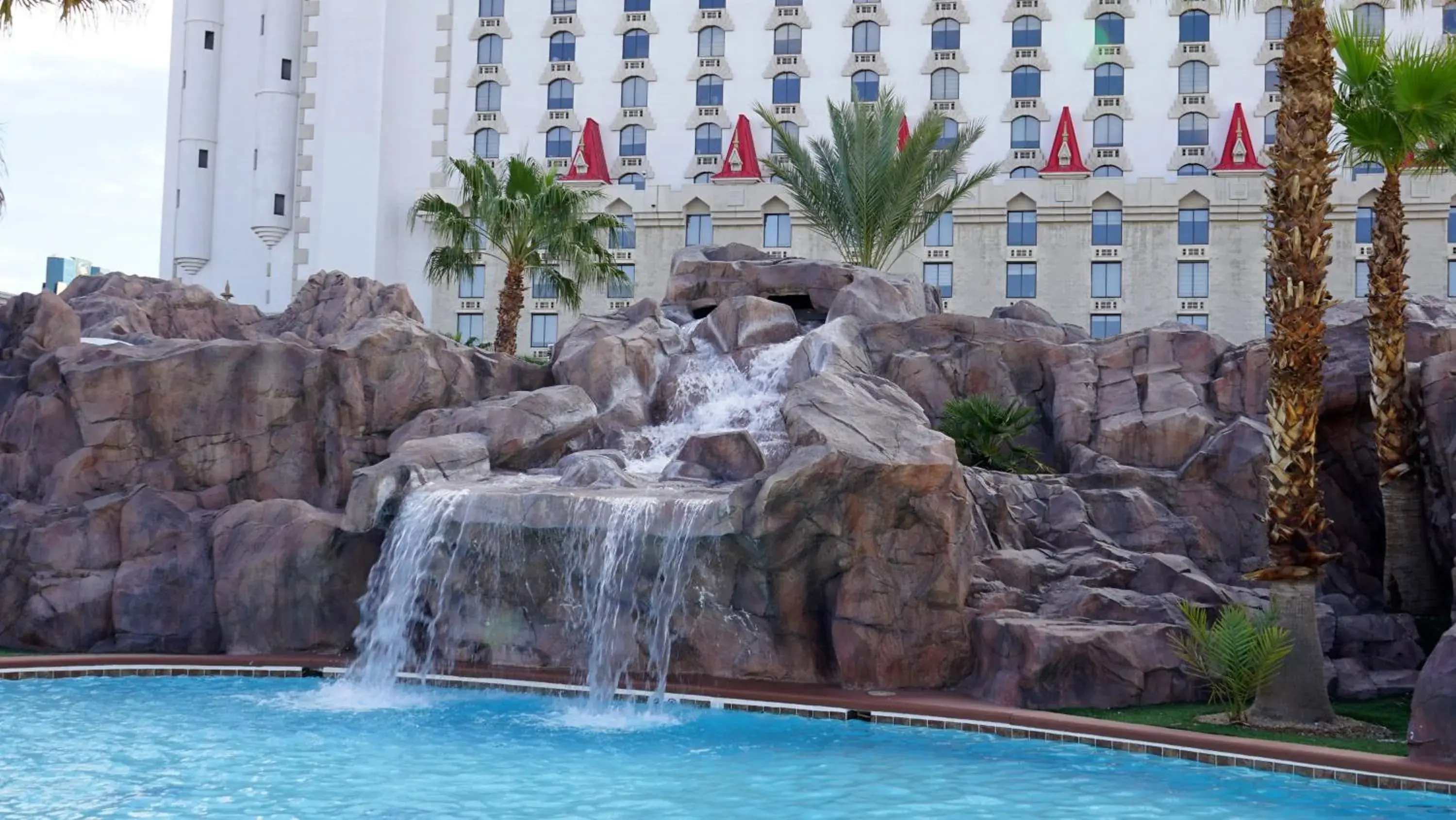 Swimming pool in Excalibur Swimming pool in Excalibur