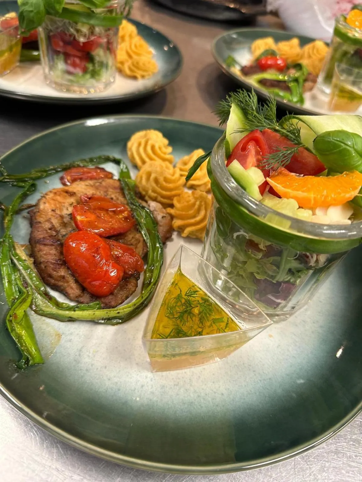 Restaurant/places to eat in Górski Kompleks Turystyczny Czeszka i Słowaczka