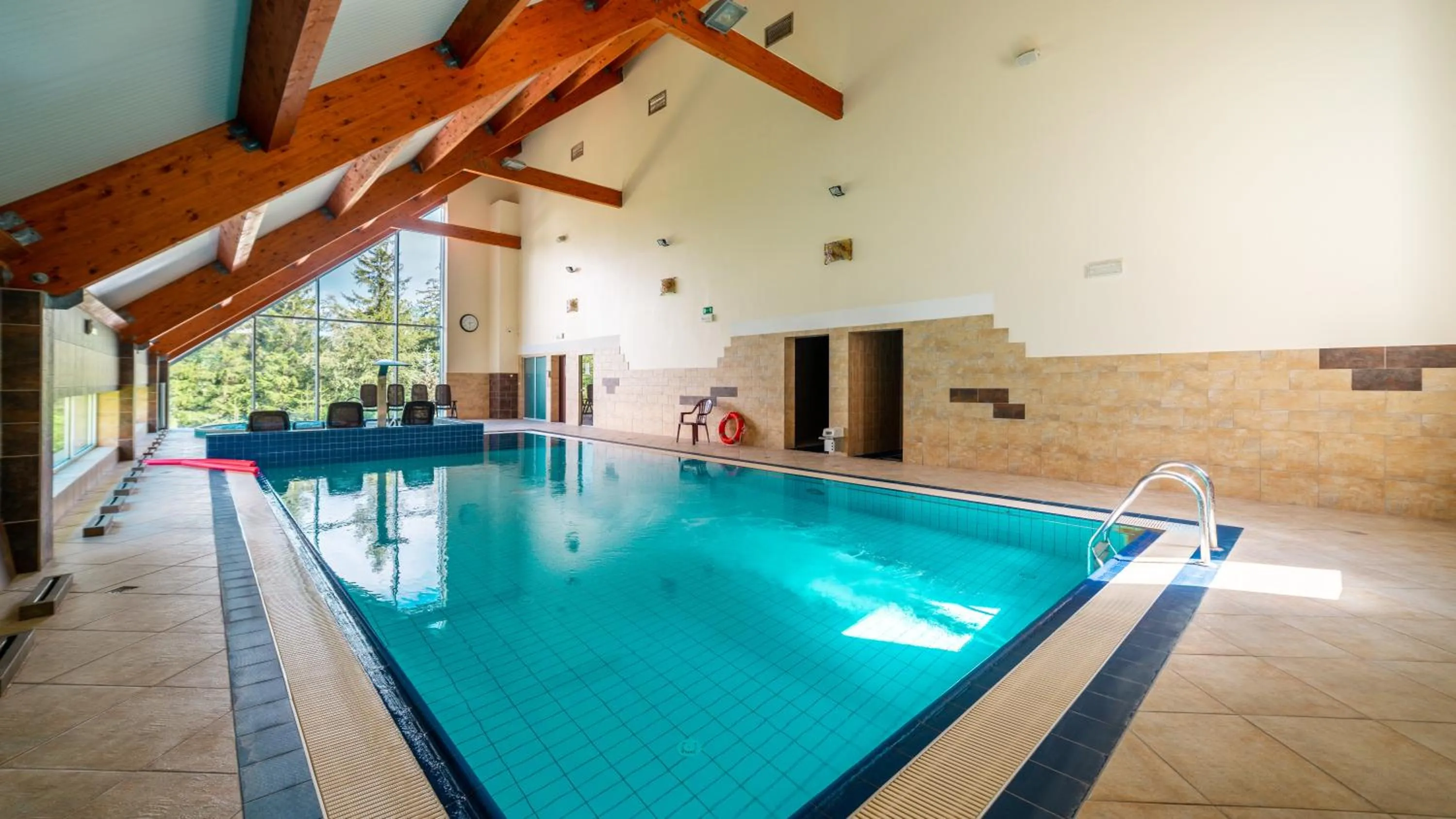 Swimming pool in Górski Kompleks Turystyczny Czeszka i Słowaczka