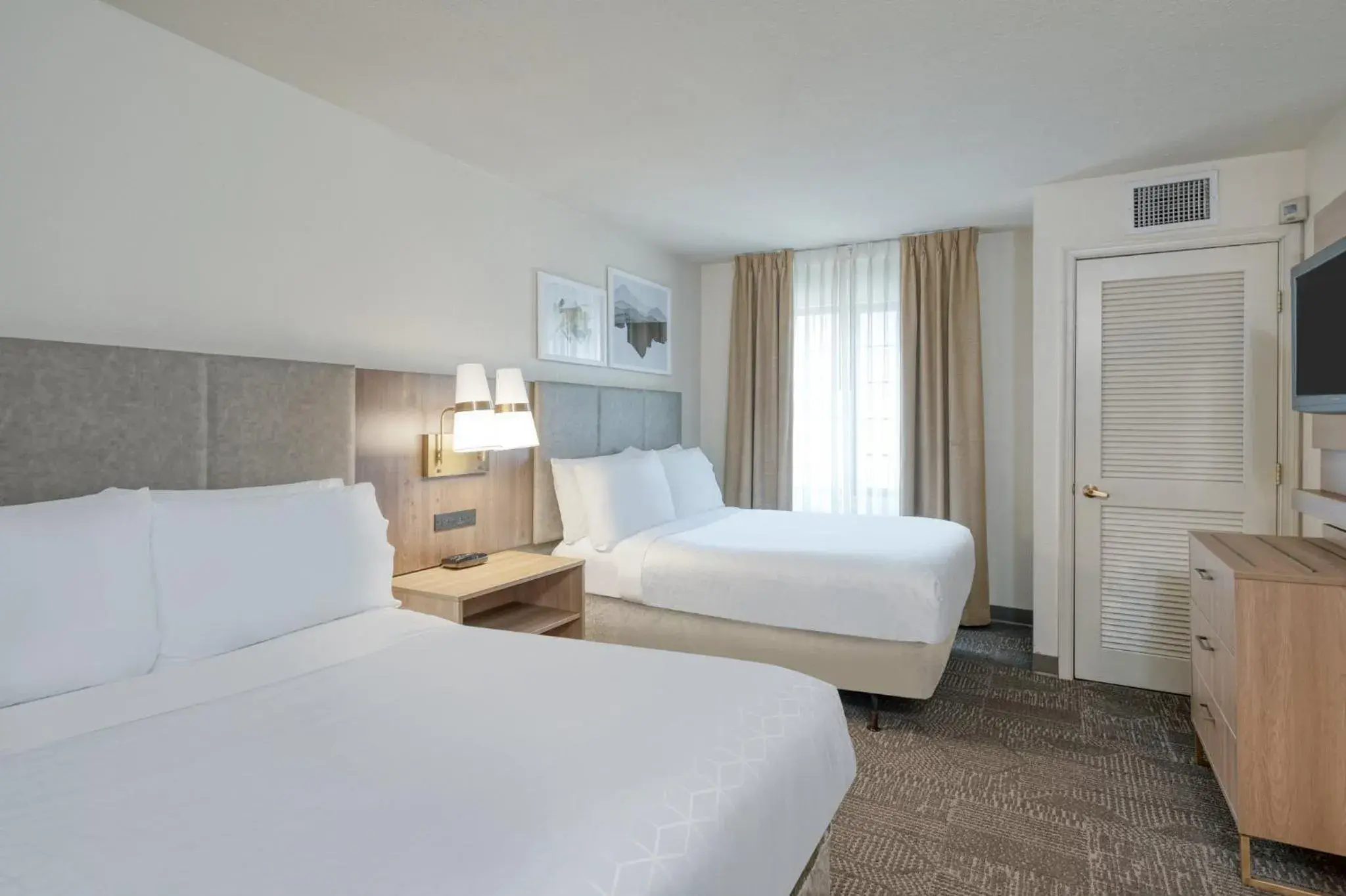 Two-Bedroom Suite with One Queen Bed and Two Double Beds - Non-Smoking in Staybridge Suites Allentown Airport Lehigh Valley by IHG Two-Bedroom Suite with One Queen Bed and Two Double Beds - Non-Smoking in Staybridge Suites Allentown Airport Lehigh Valley by IHG