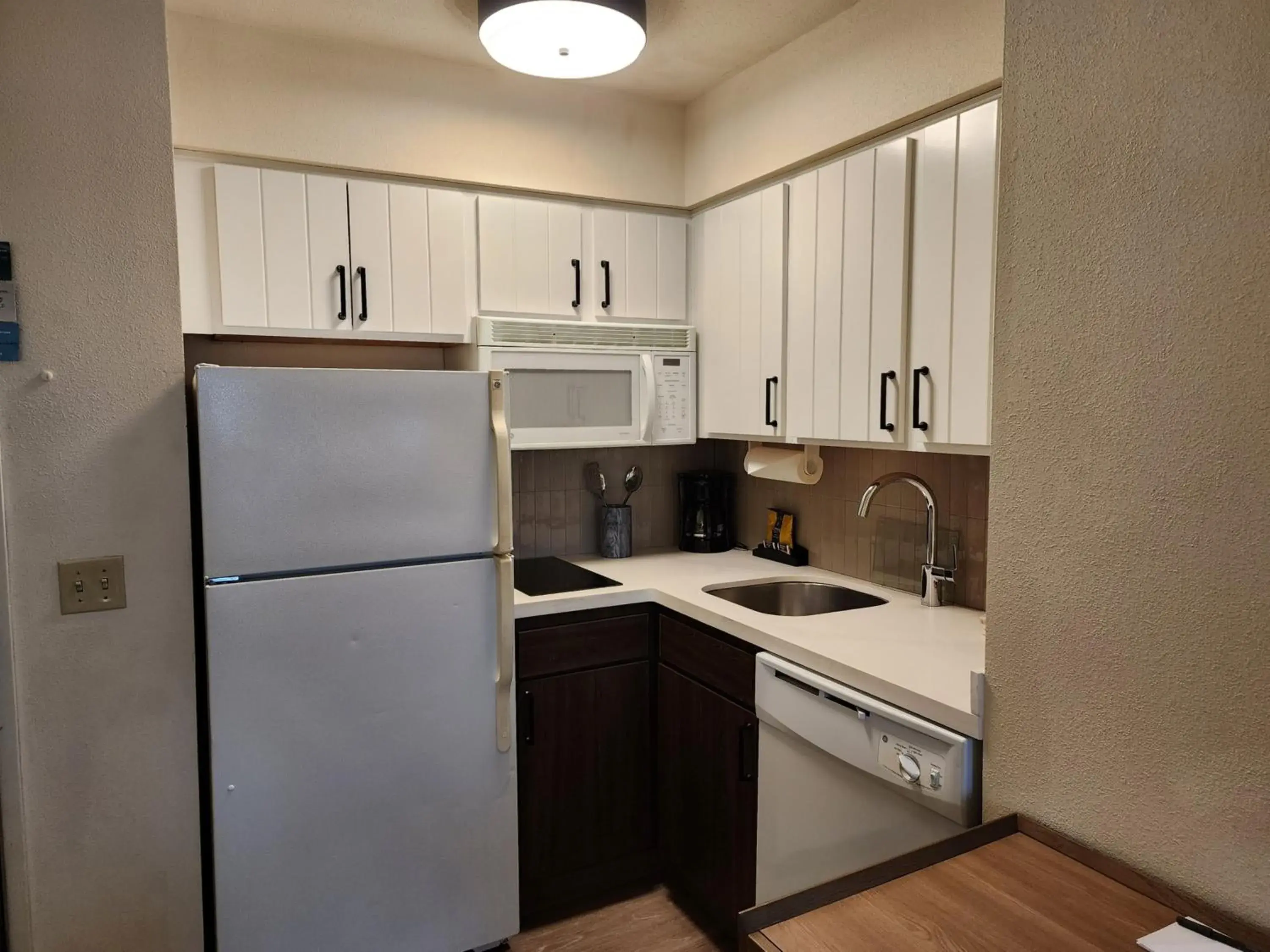 Photo of the whole room in Staybridge Suites Allentown Airport Lehigh Valley by IHG Photo of the whole room in Staybridge Suites Allentown Airport Lehigh Valley by IHG