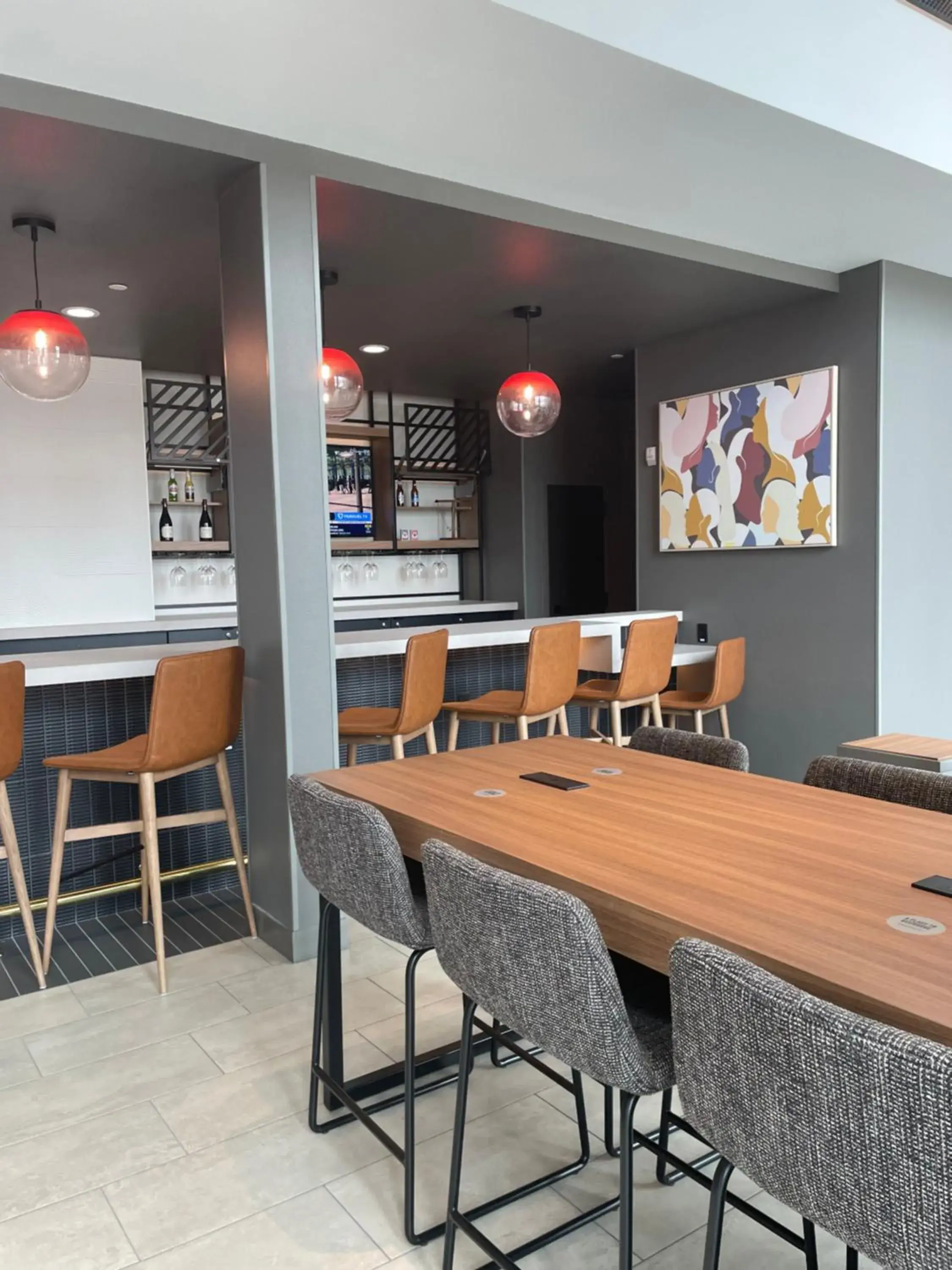 Lounge or bar in Atwell Suites Austin Airport by IHG Lounge or bar in Atwell Suites Austin Airport by IHG