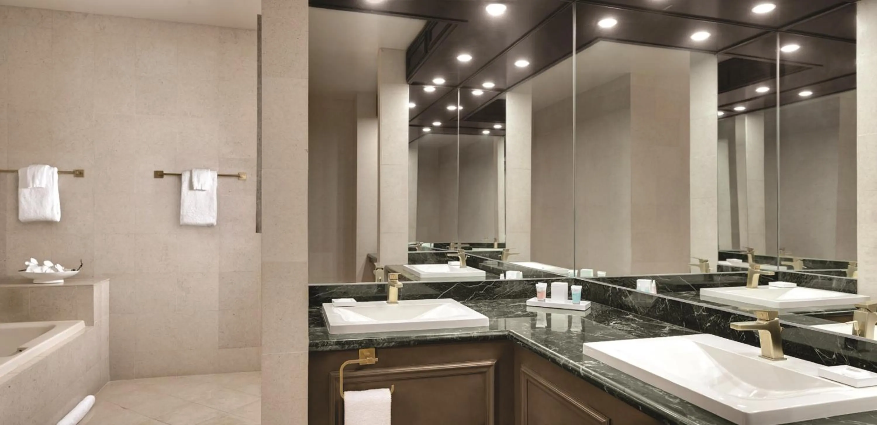 Photo of the whole room in Luxor