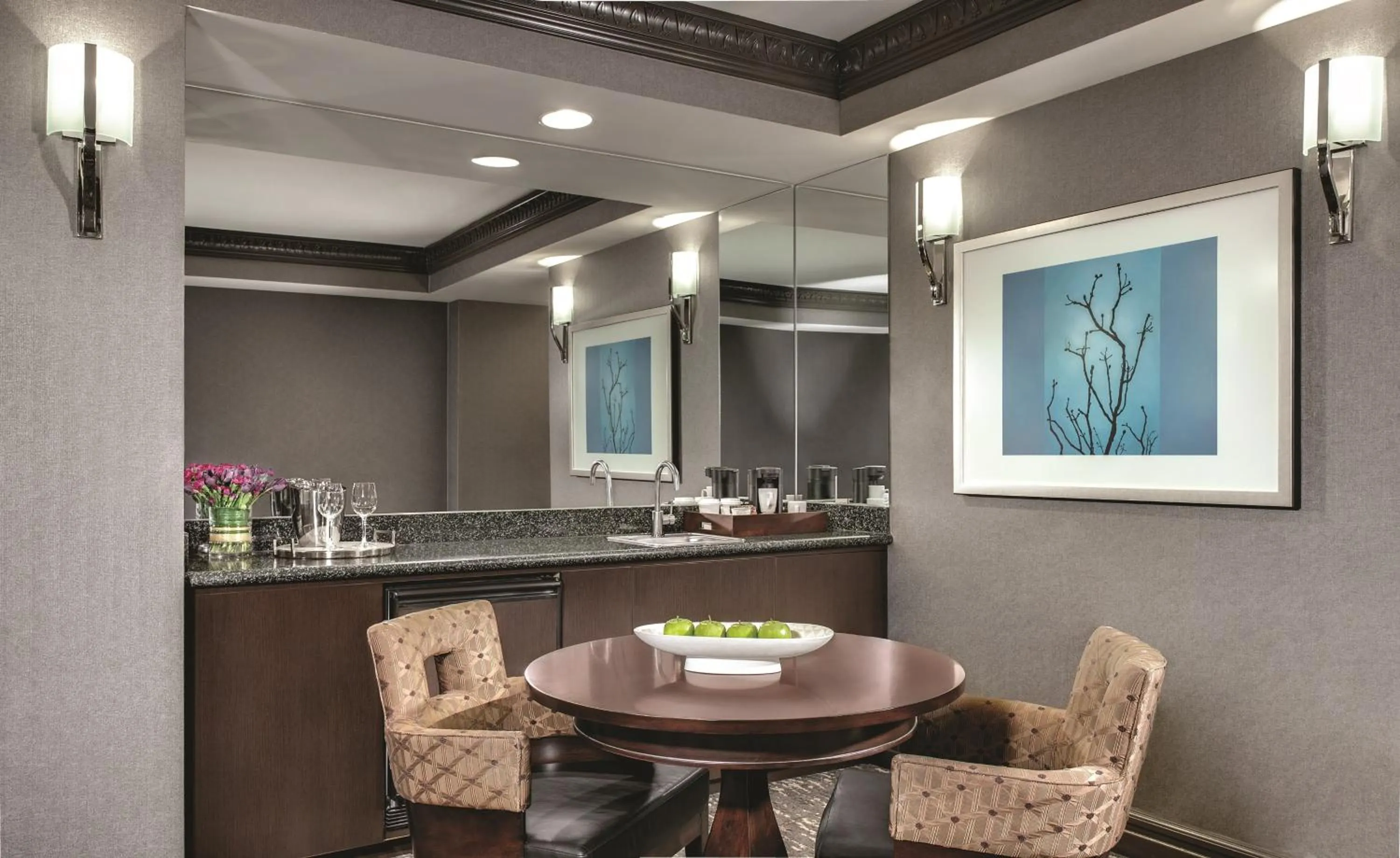 Photo of the whole room in Luxor