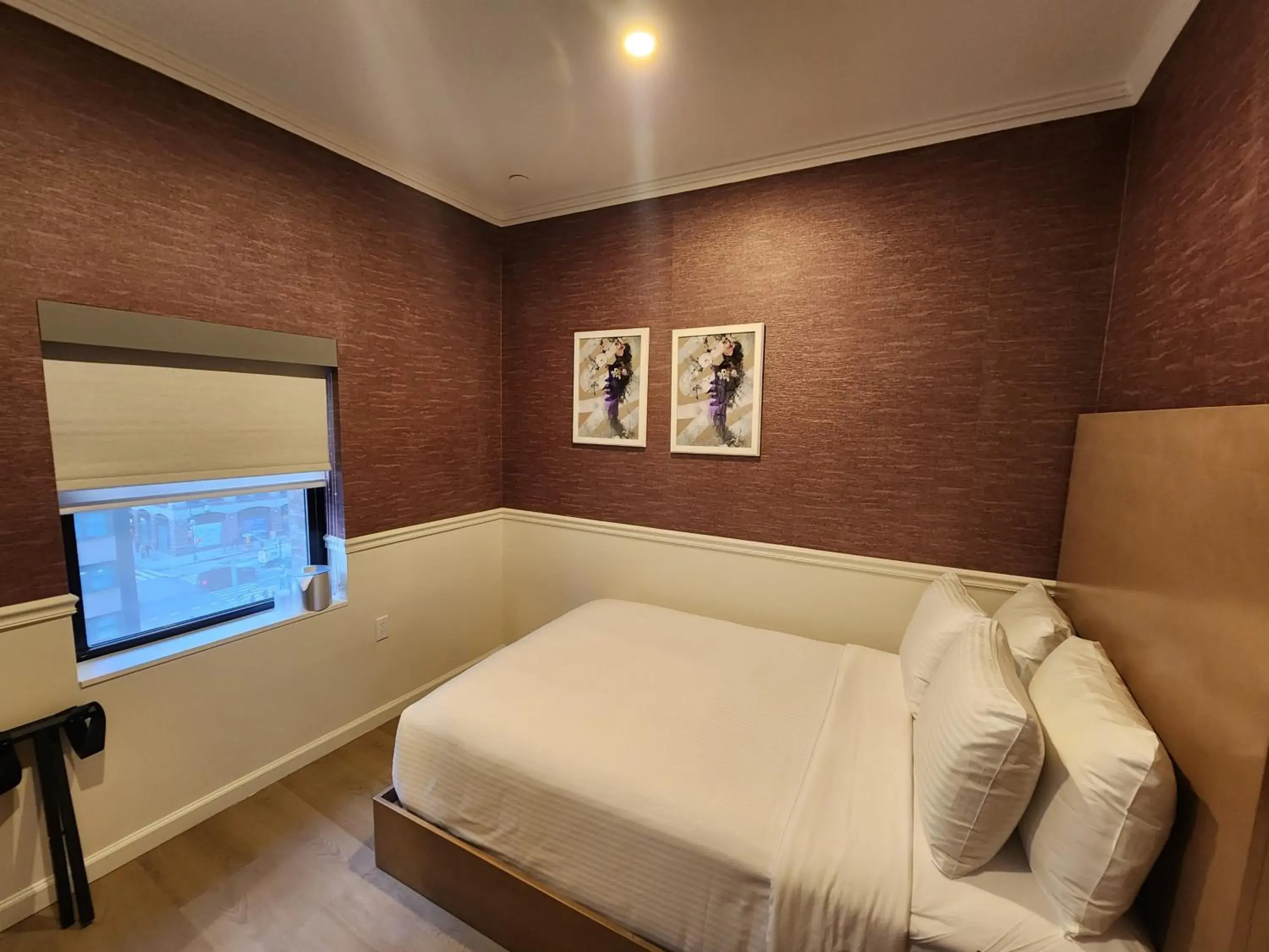 Standard Room with Step-In Shower - Disability Access in The Mayfair Hotel Times Square, an Ascend Collection Standard Room with Step-In Shower - Disability Access in The Mayfair Hotel Times Square, an Ascend Collection