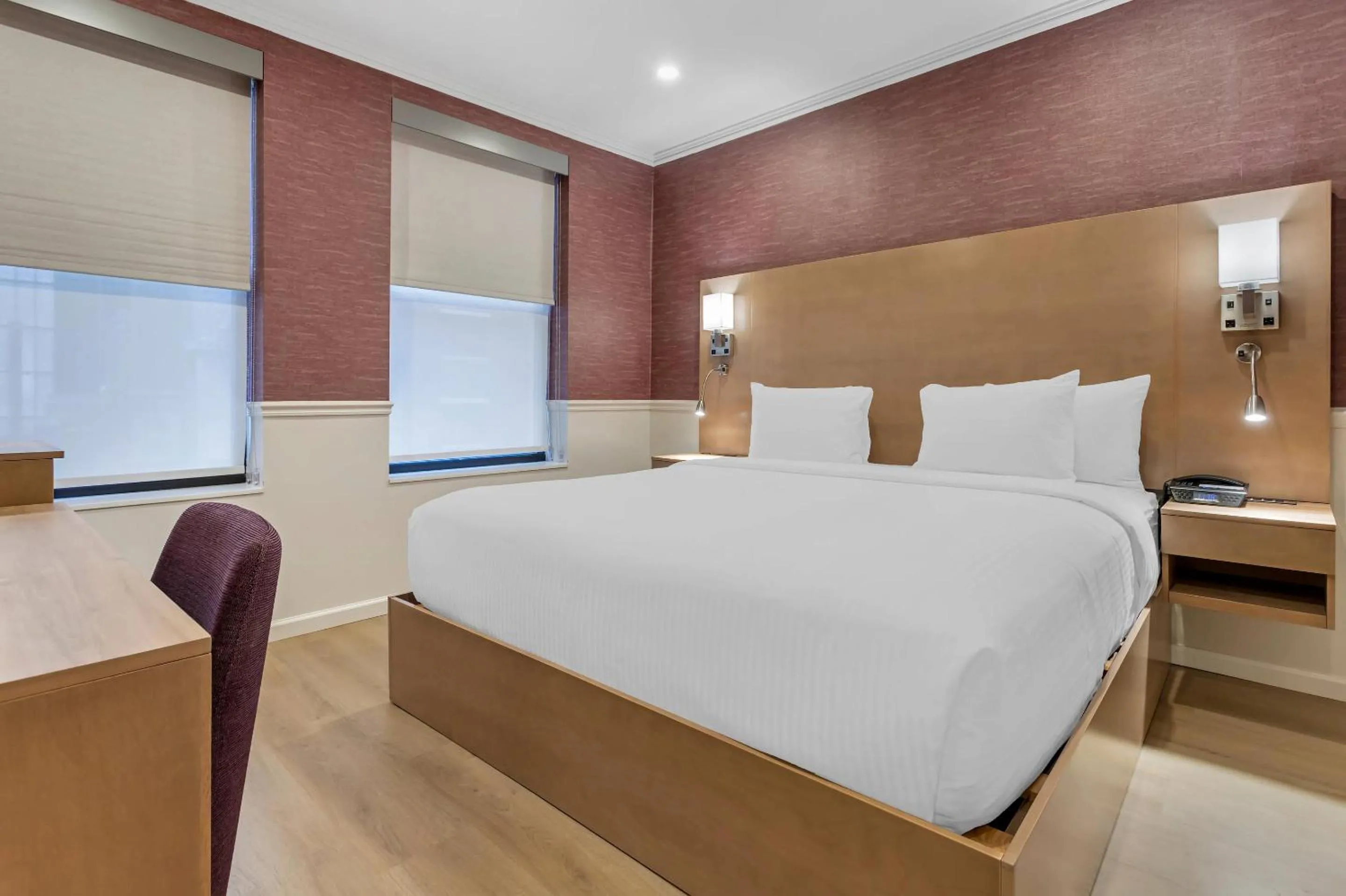 Bedroom, Bed in The Mayfair Hotel Times Square, an Ascend Collection