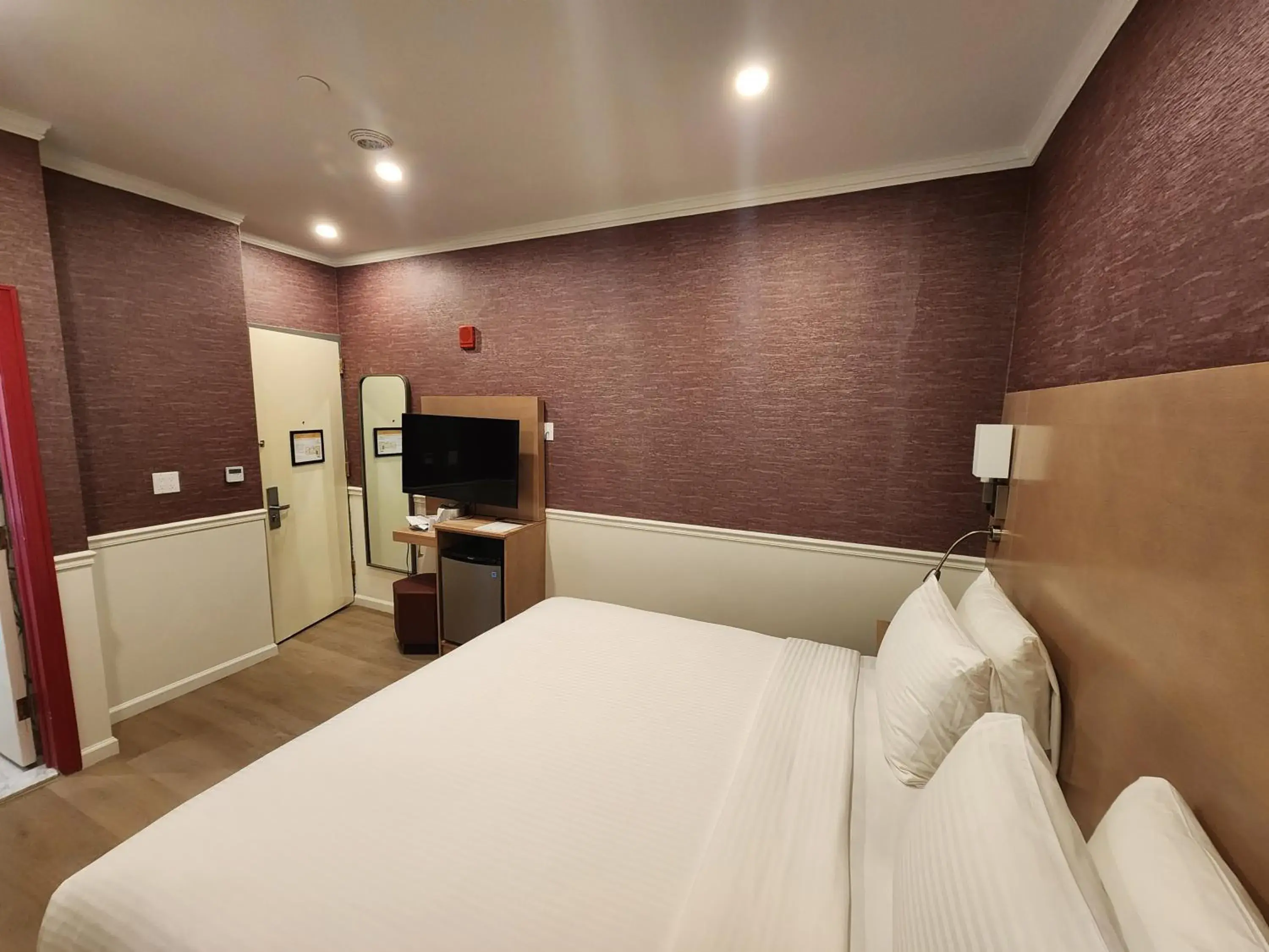 King Room in The Mayfair Hotel Times Square, an Ascend Collection King Room in The Mayfair Hotel Times Square, an Ascend Collection