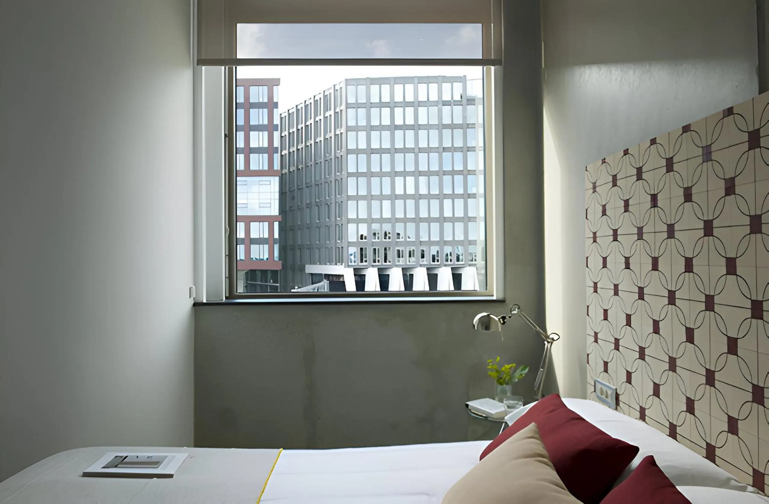 Bed in Eric Vökel Boutique Apartments - Amsterdam Suites