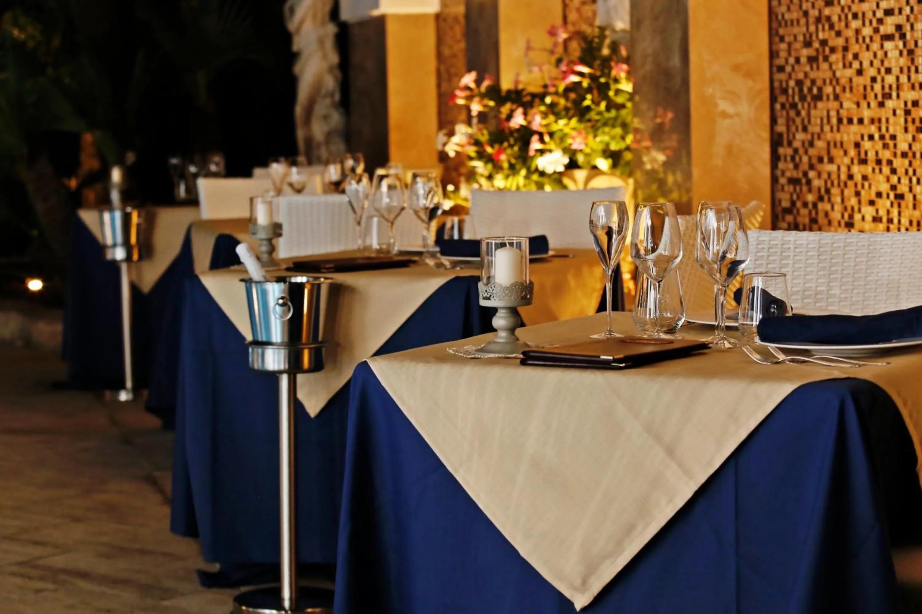 Restaurant/places to eat in Foglie D' Acqua