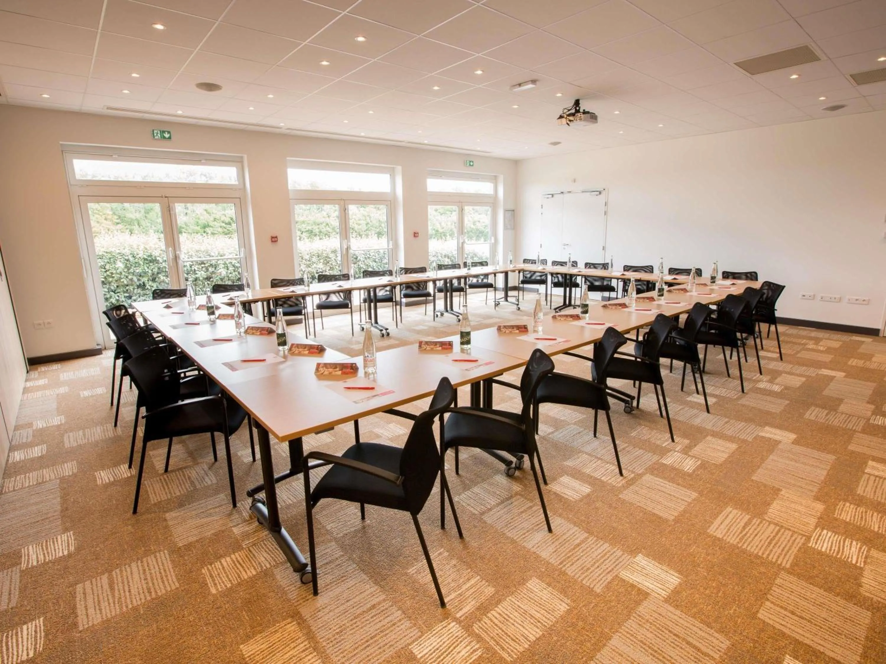 Meeting/conference room in ibis Cherbourg La Glacerie