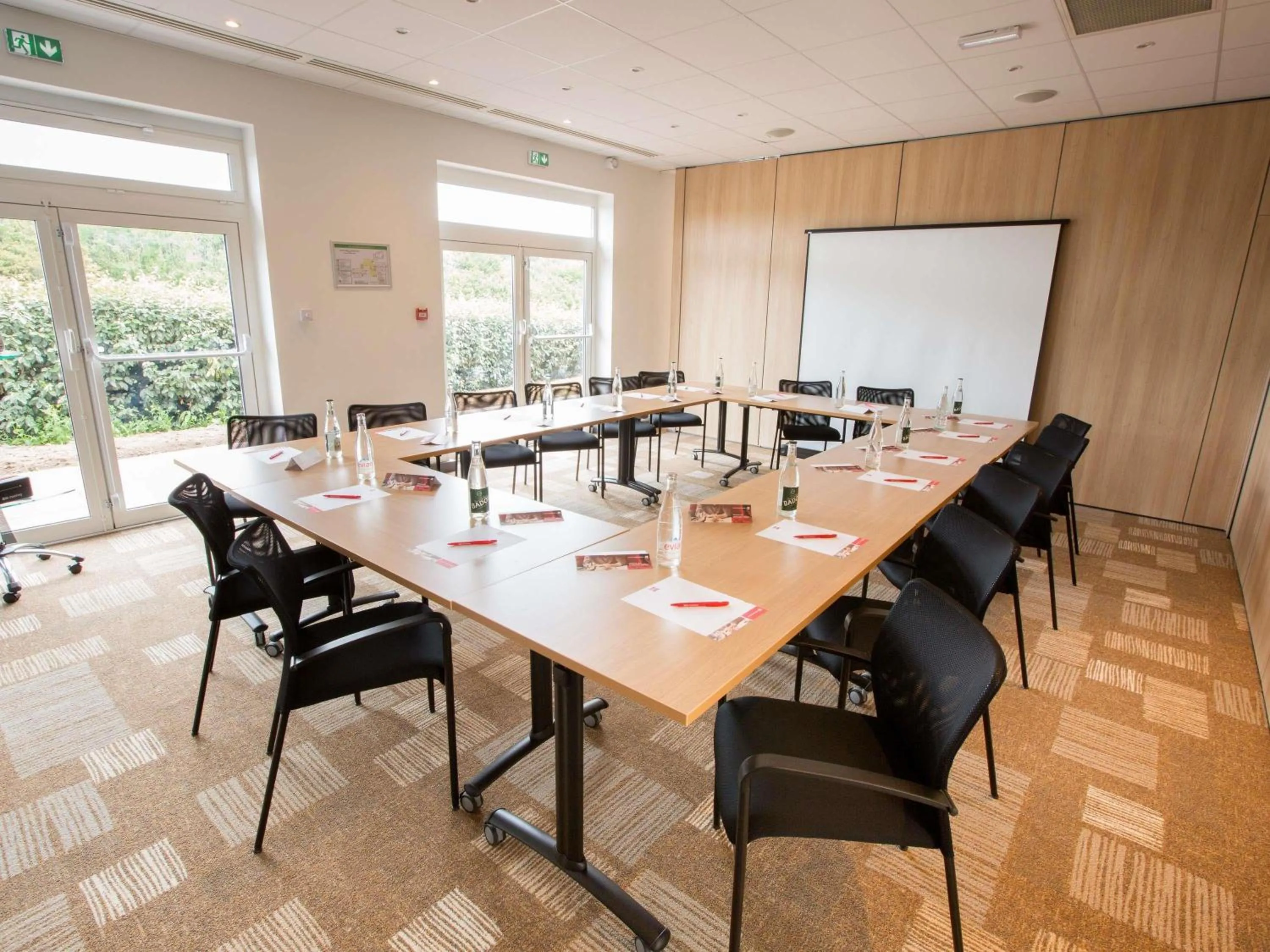 Meeting/conference room in ibis Cherbourg La Glacerie