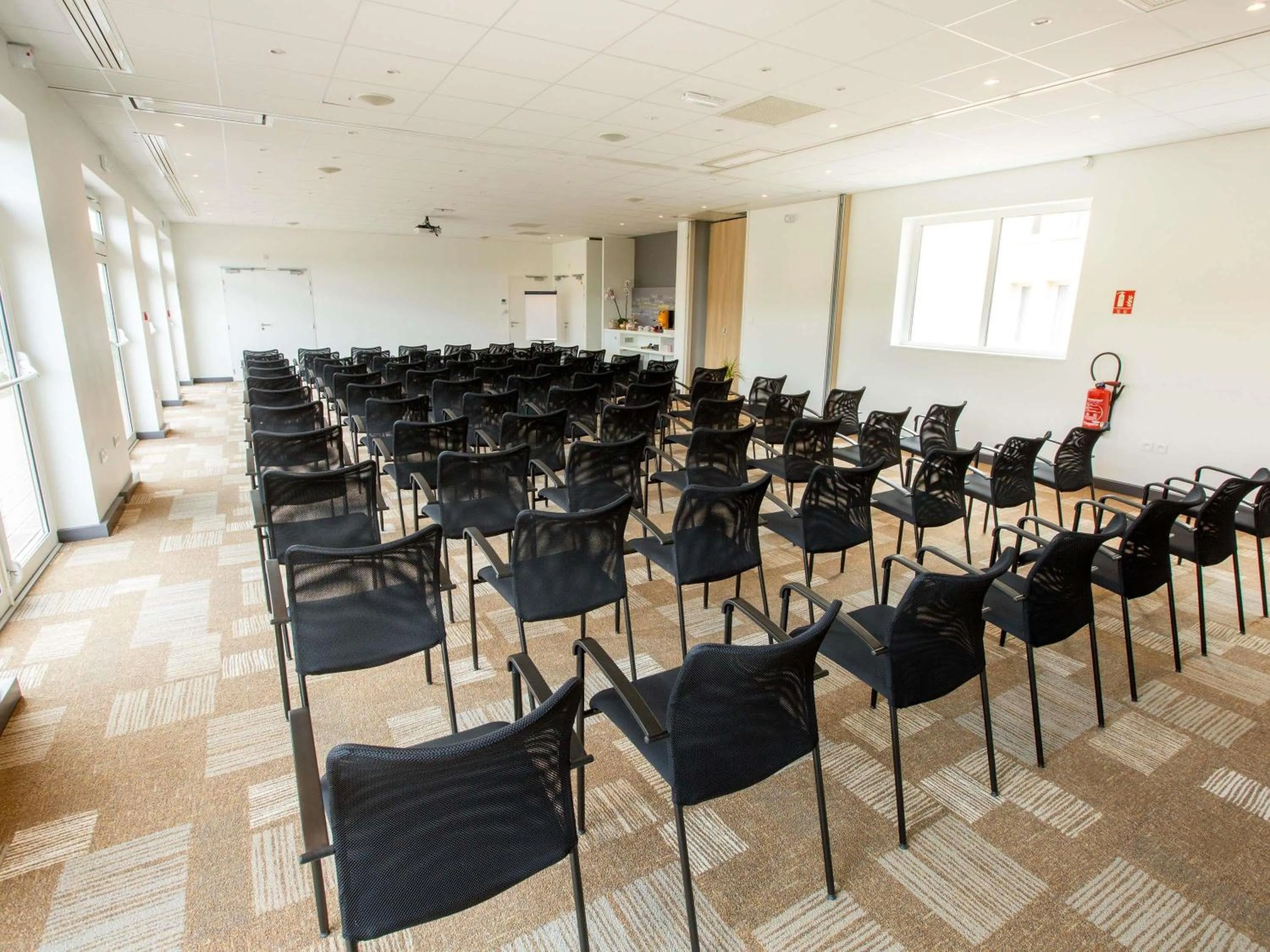 Meeting/conference room in ibis Cherbourg La Glacerie