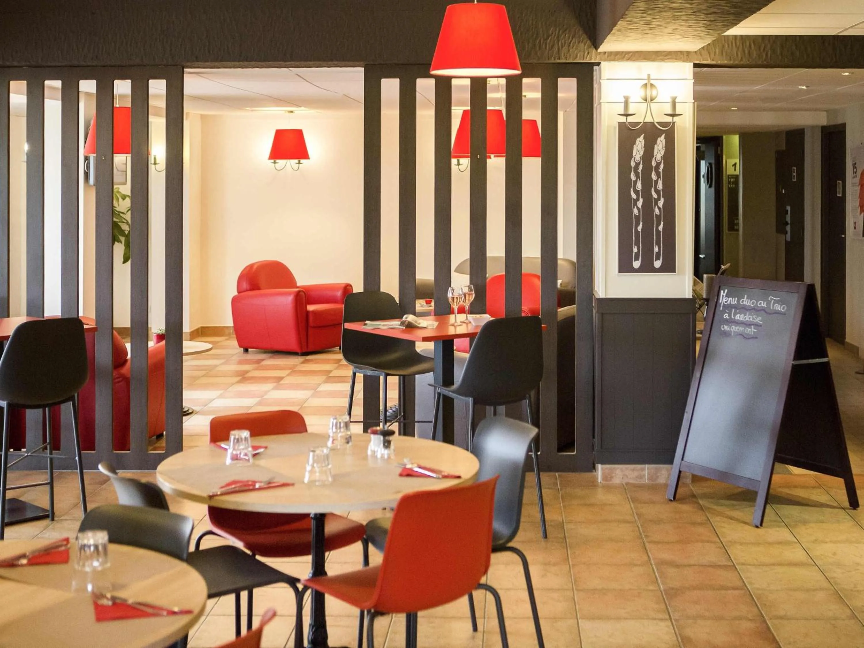 Restaurant/places to eat in ibis Cherbourg La Glacerie
