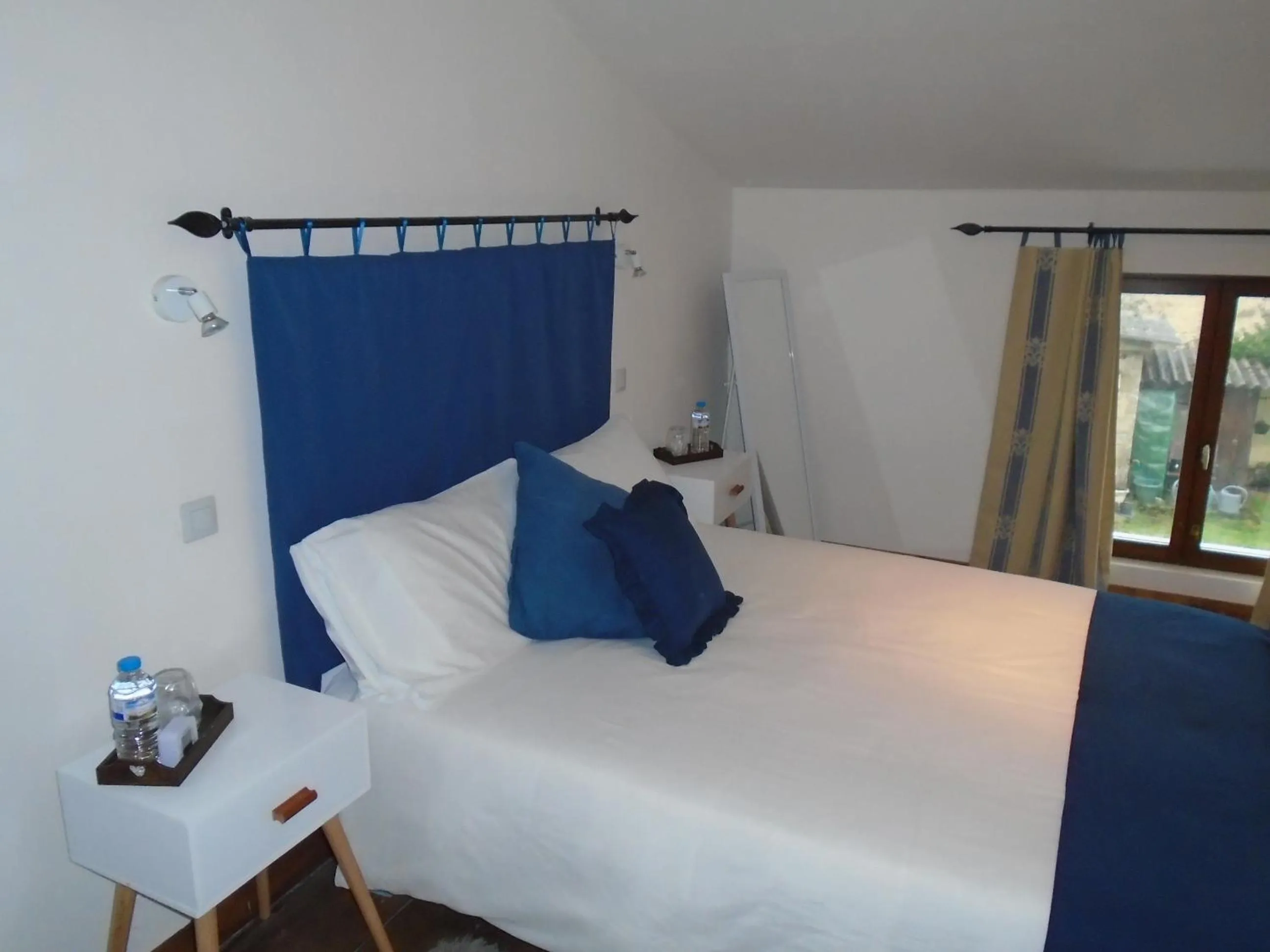 Bed in 43 Rue des Quarts