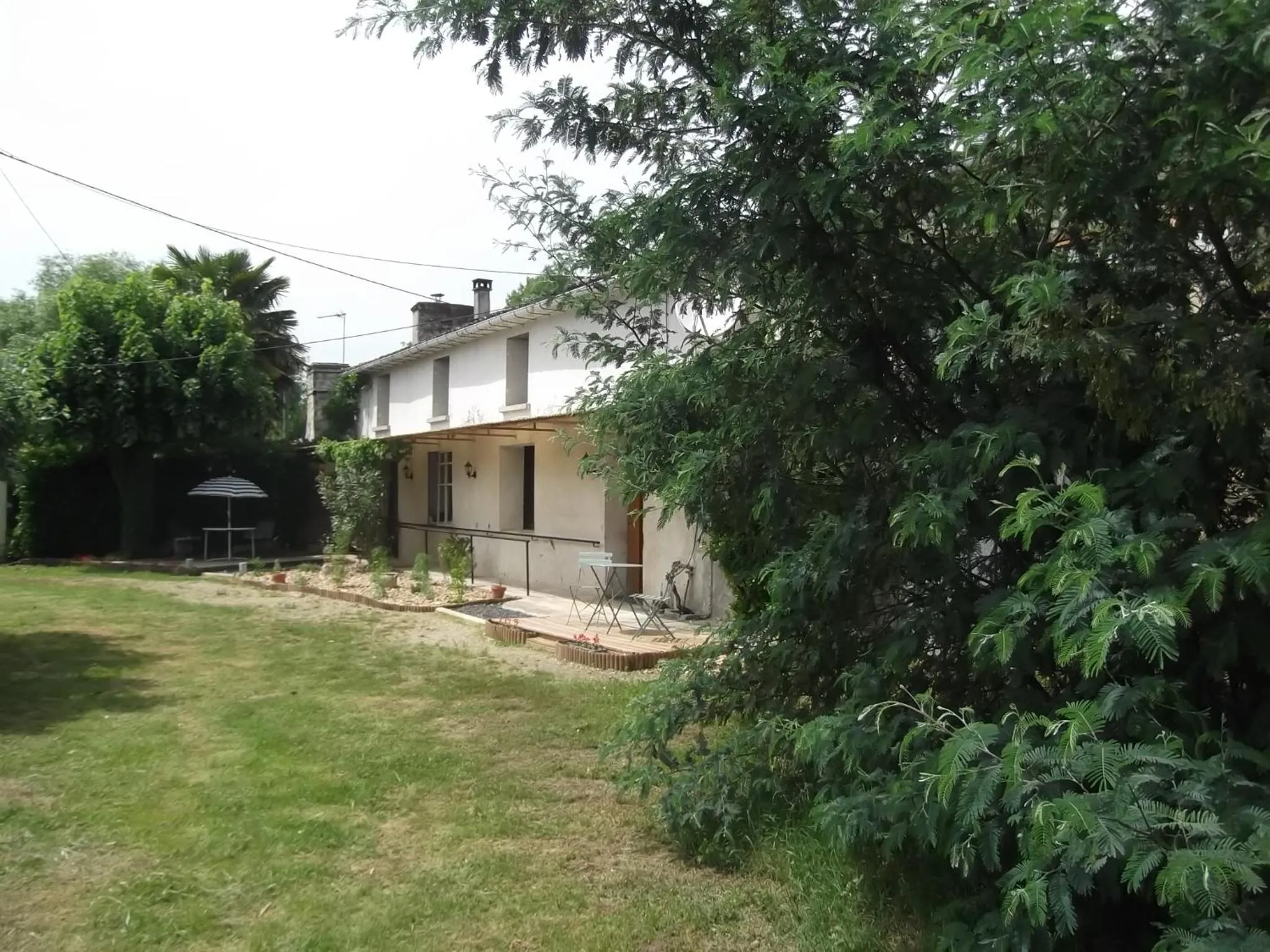 Garden in 43 Rue des Quarts