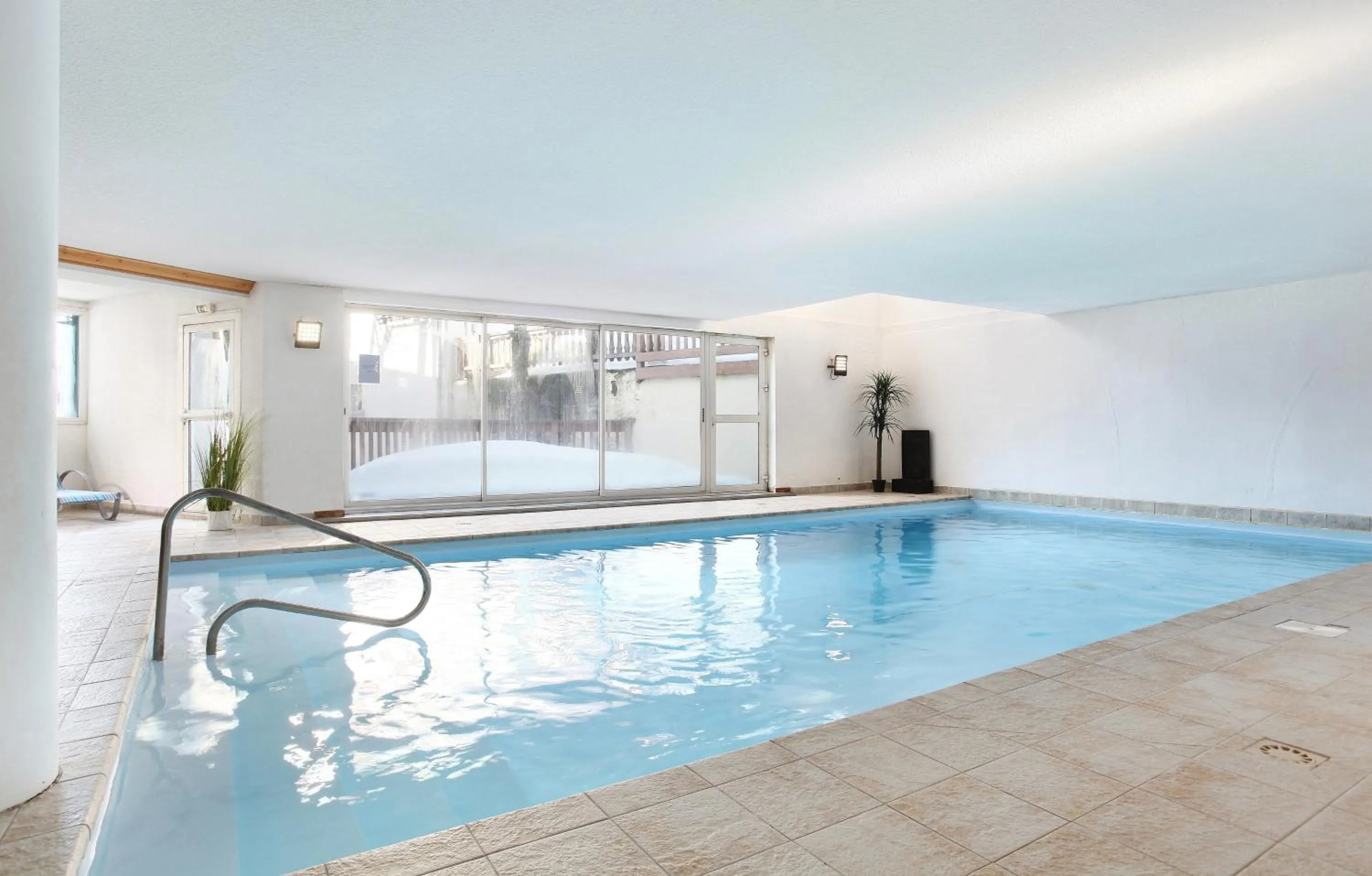 Swimming pool in Résidence Odalys Le Village