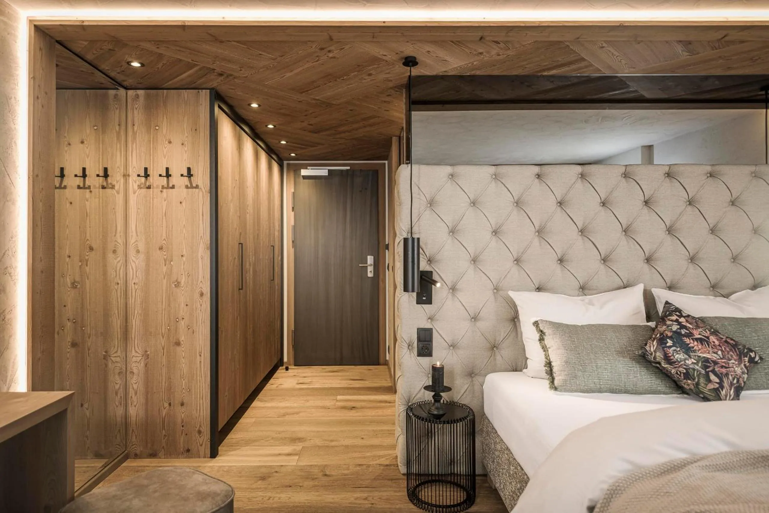 Photo of the whole room, Bed in SonnenHOF hotel gerlos centrum