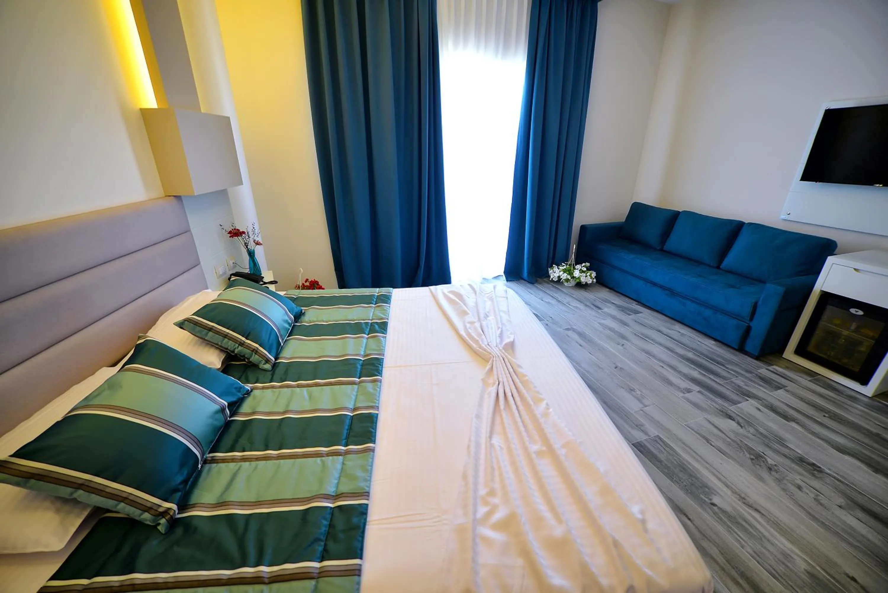 Bedroom, Bed in Elysium Hotel