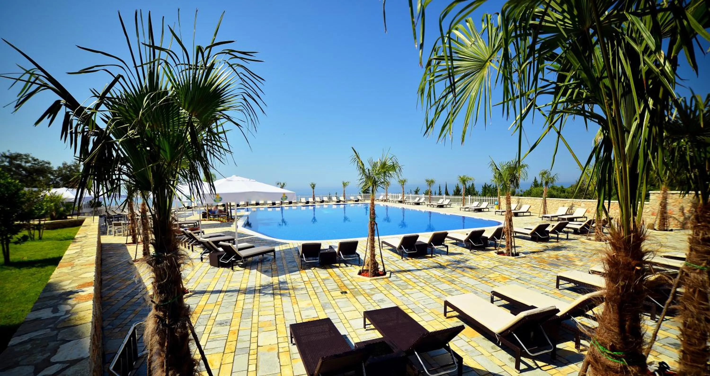 Swimming pool in Elysium Hotel