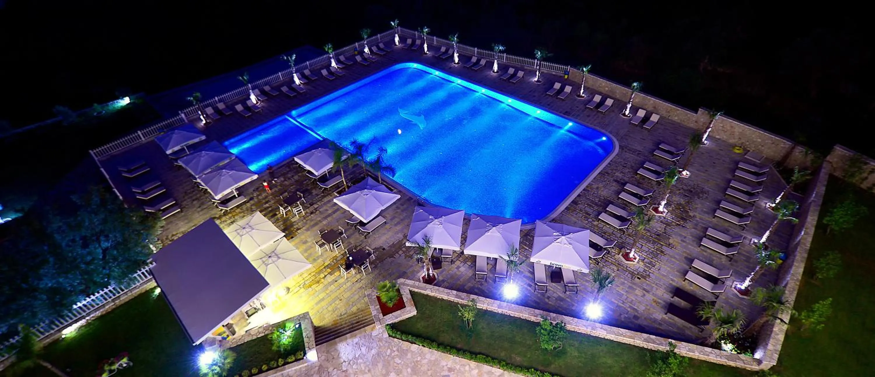 Swimming pool in Elysium Hotel