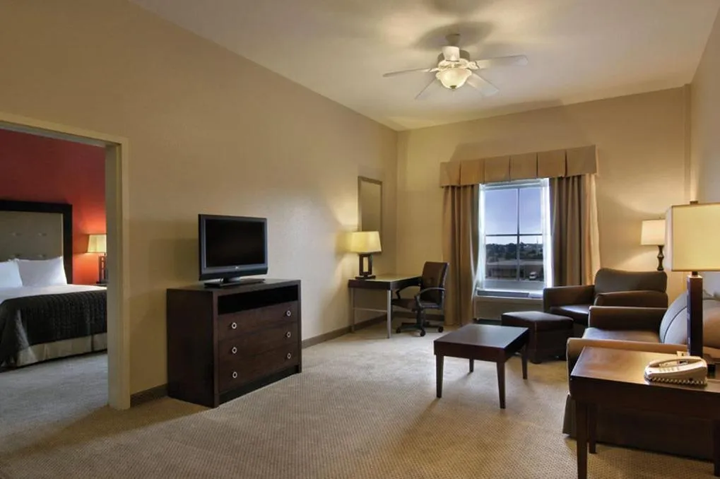 Bed in Holiday Inn Hotels Batesville by IHG