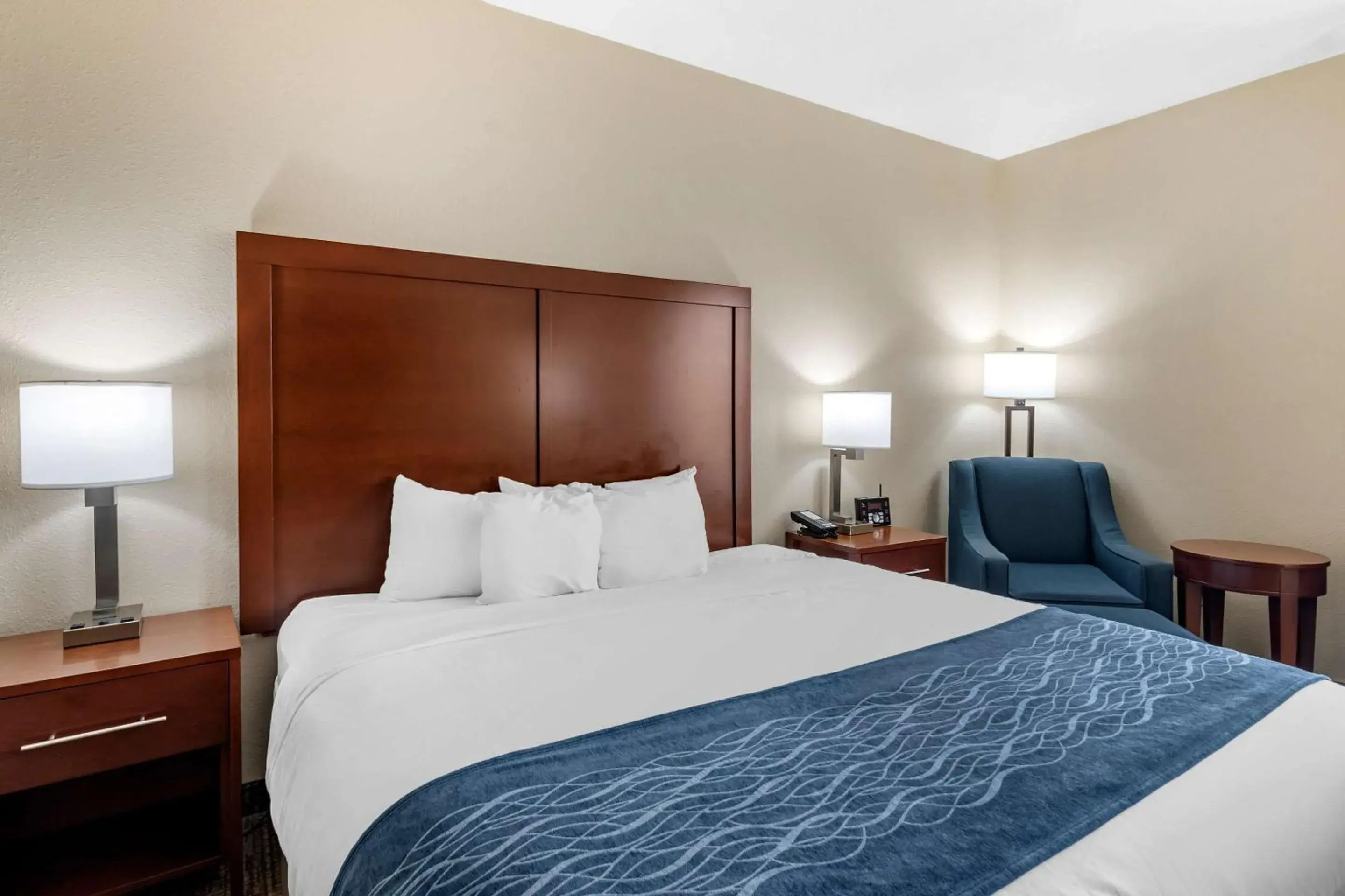 Bedroom, Bed in Comfort Inn & Suites Junction City - near Fort Riley Bedroom, Bed in Comfort Inn & Suites Junction City - near Fort Riley
